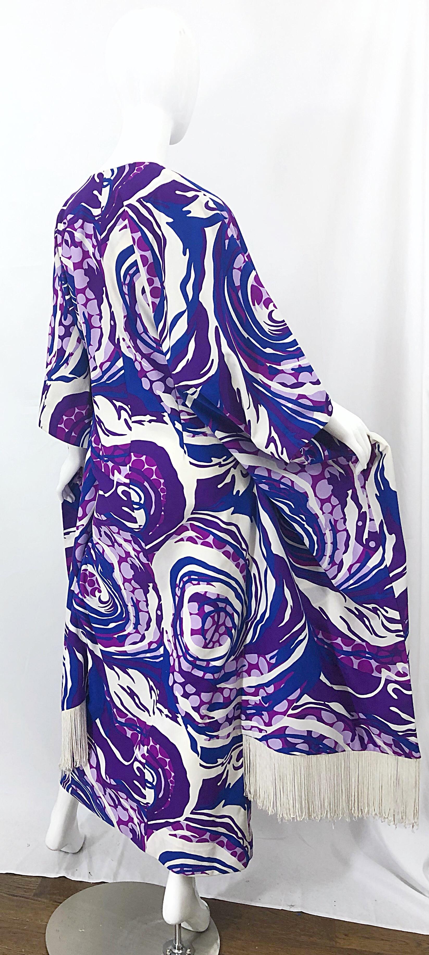 Amazing 1970s Fringed Purple and Blue Abstract Swirl Print Vintage 70s Caftan For Sale 10