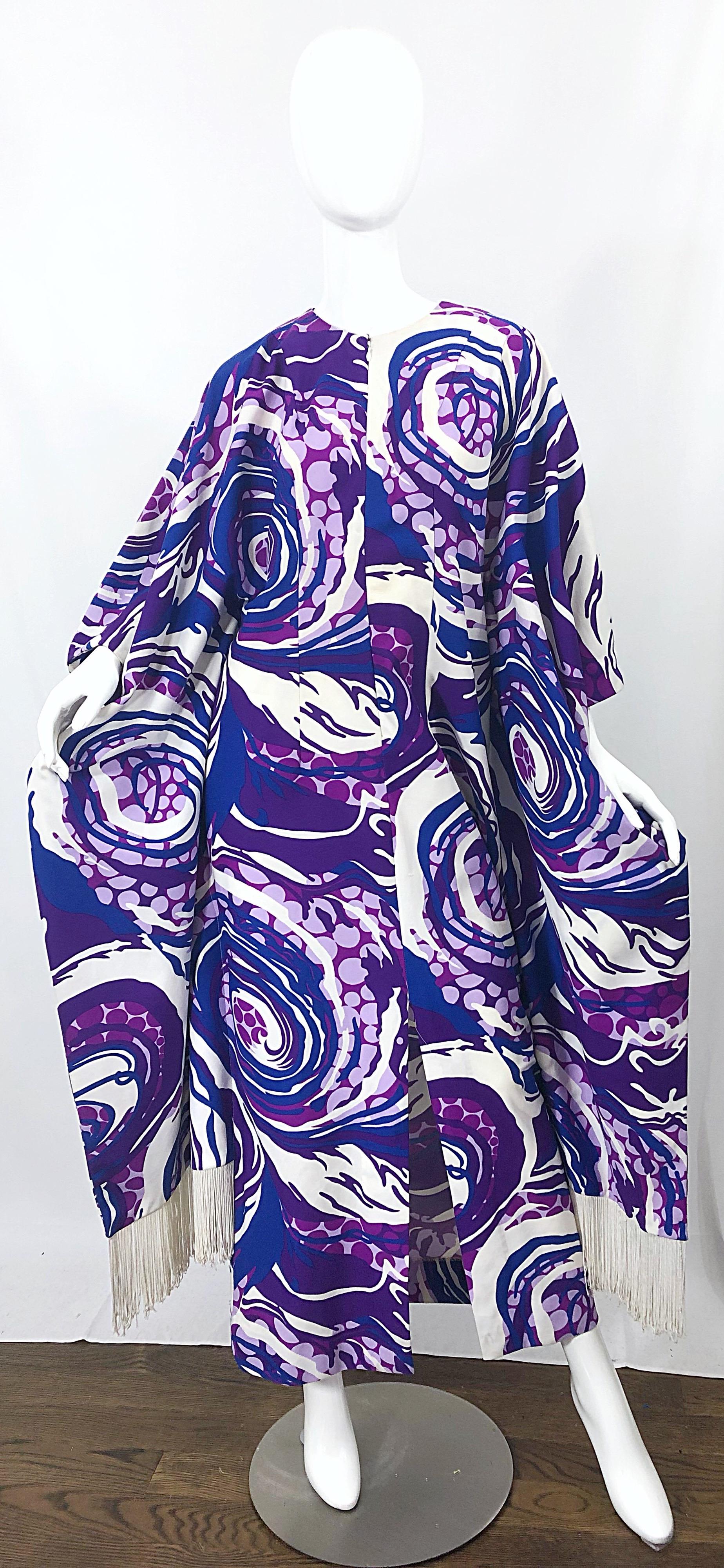 Amazing 1970s Fringed Purple and Blue Abstract Swirl Print Vintage 70s Caftan For Sale 11