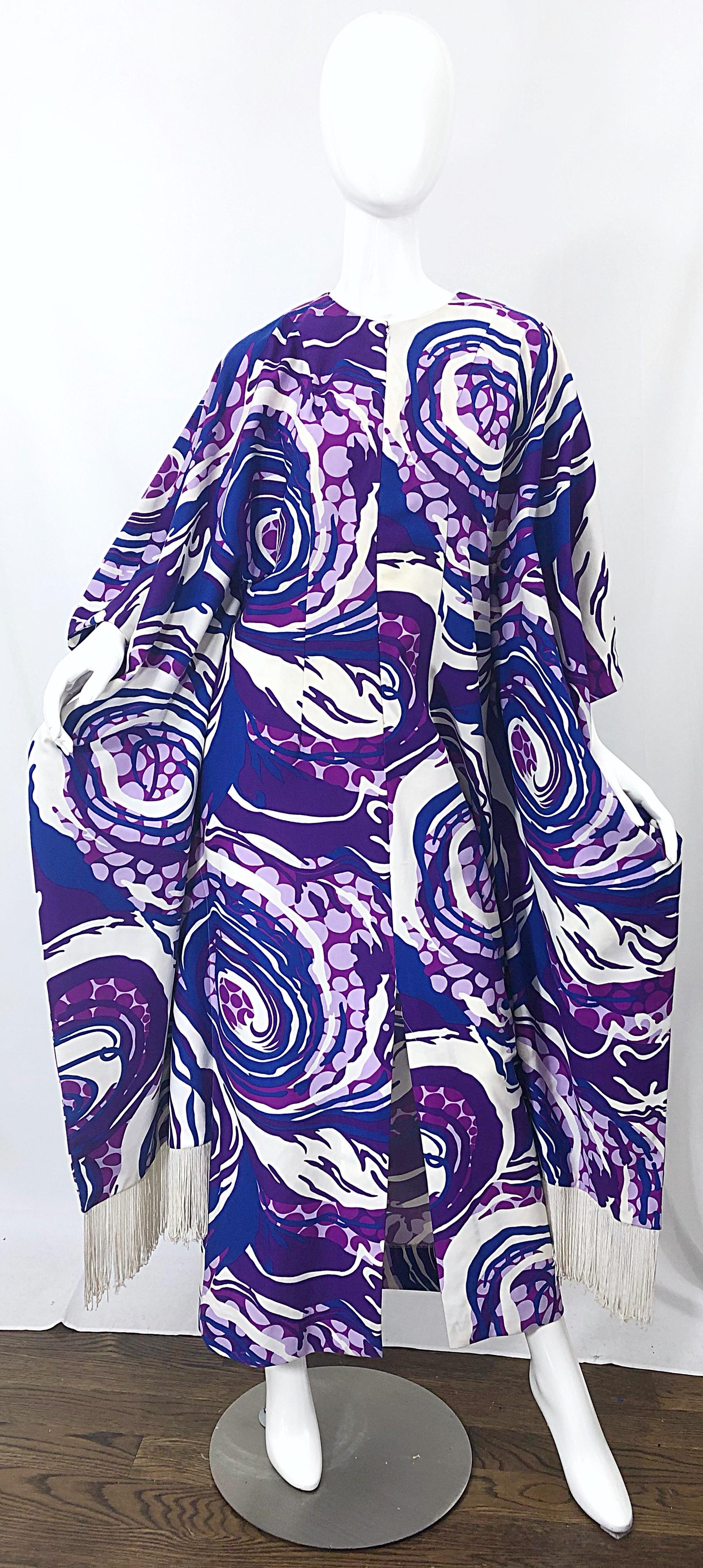 Amazing 1970s Fringed Purple and Blue Abstract Swirl Print Vintage 70s Caftan For Sale 2