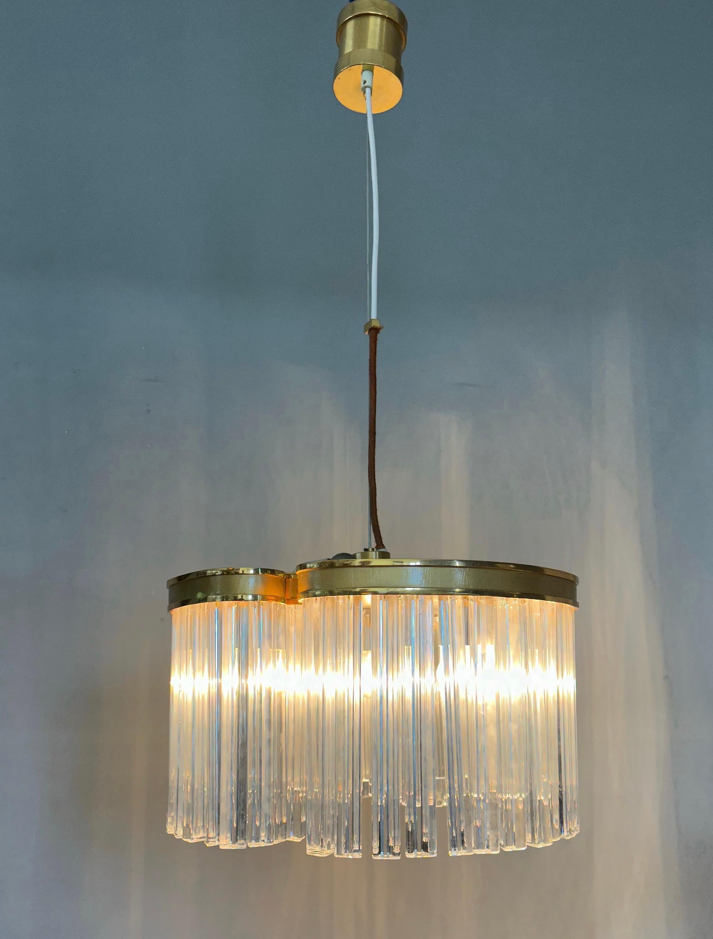 Incredibile lampadario moderno italiano degli anni '70 di Pia Guidetti Crippa, Lumi in vetro trasparente in vendita 7