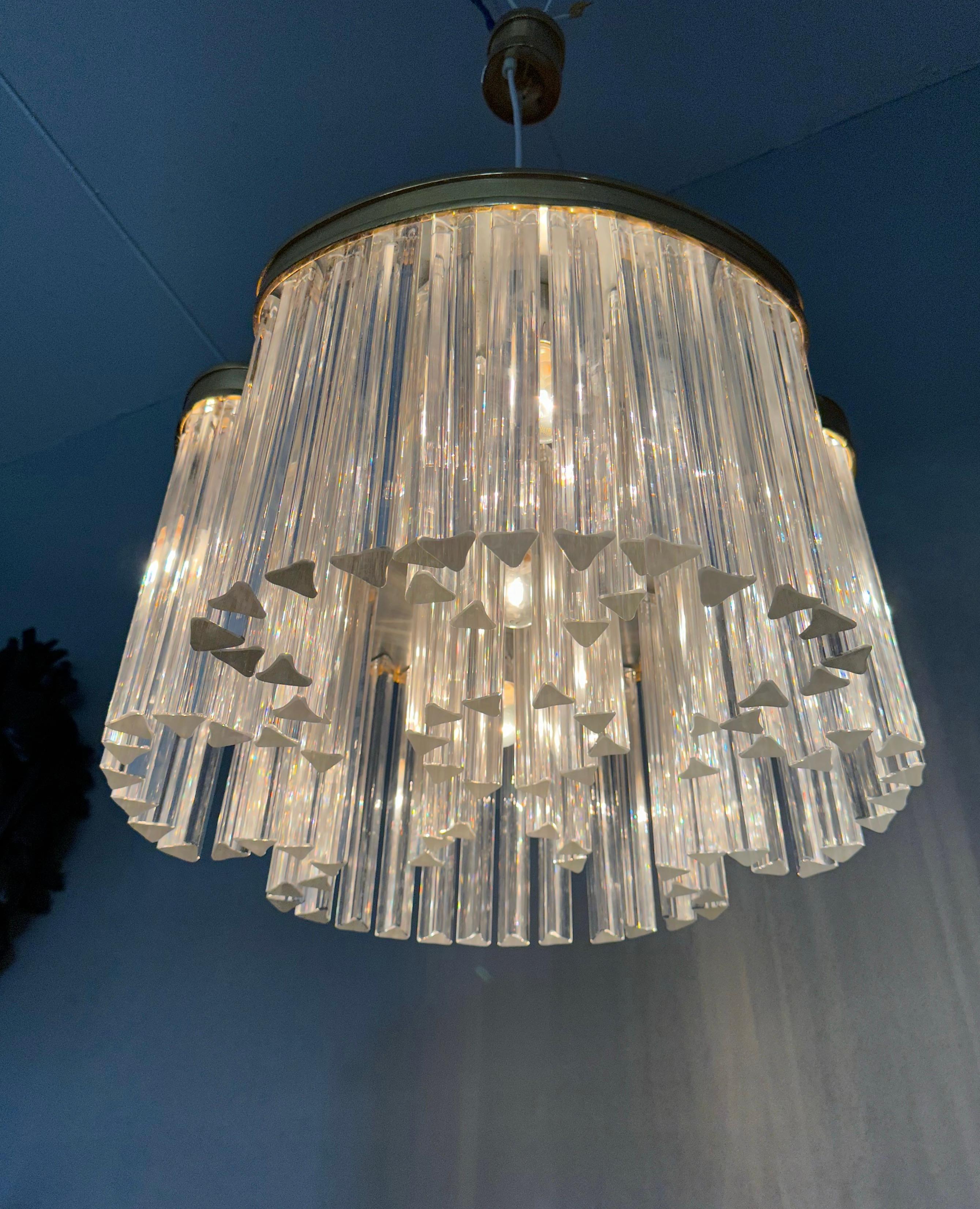 Incredibile lampadario moderno italiano degli anni '70 di Pia Guidetti Crippa, Lumi in vetro trasparente in vendita 8