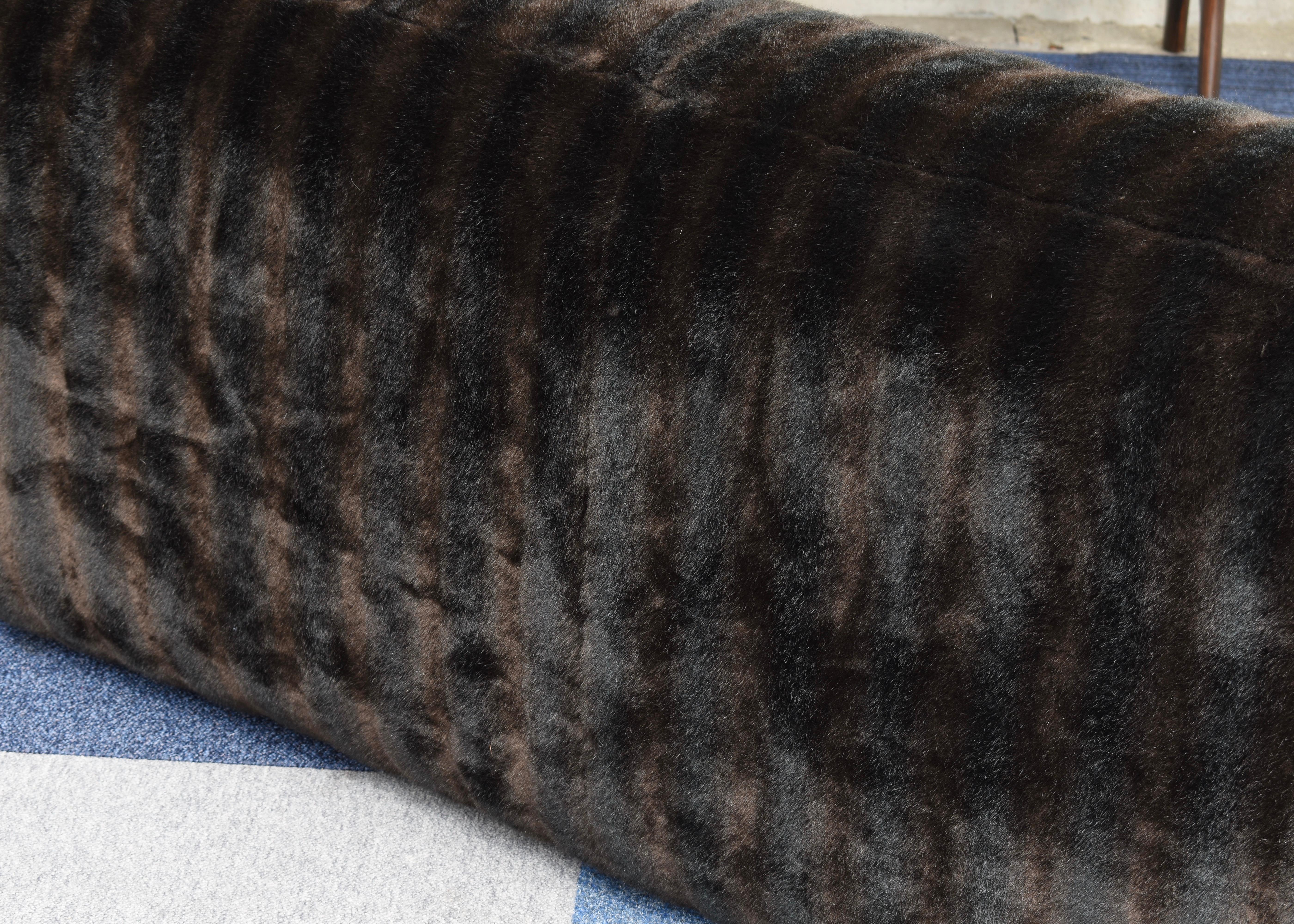Amazing 1970's Italian Sofa in Original Vintage Faux Fur, Italy, circa 1970 11