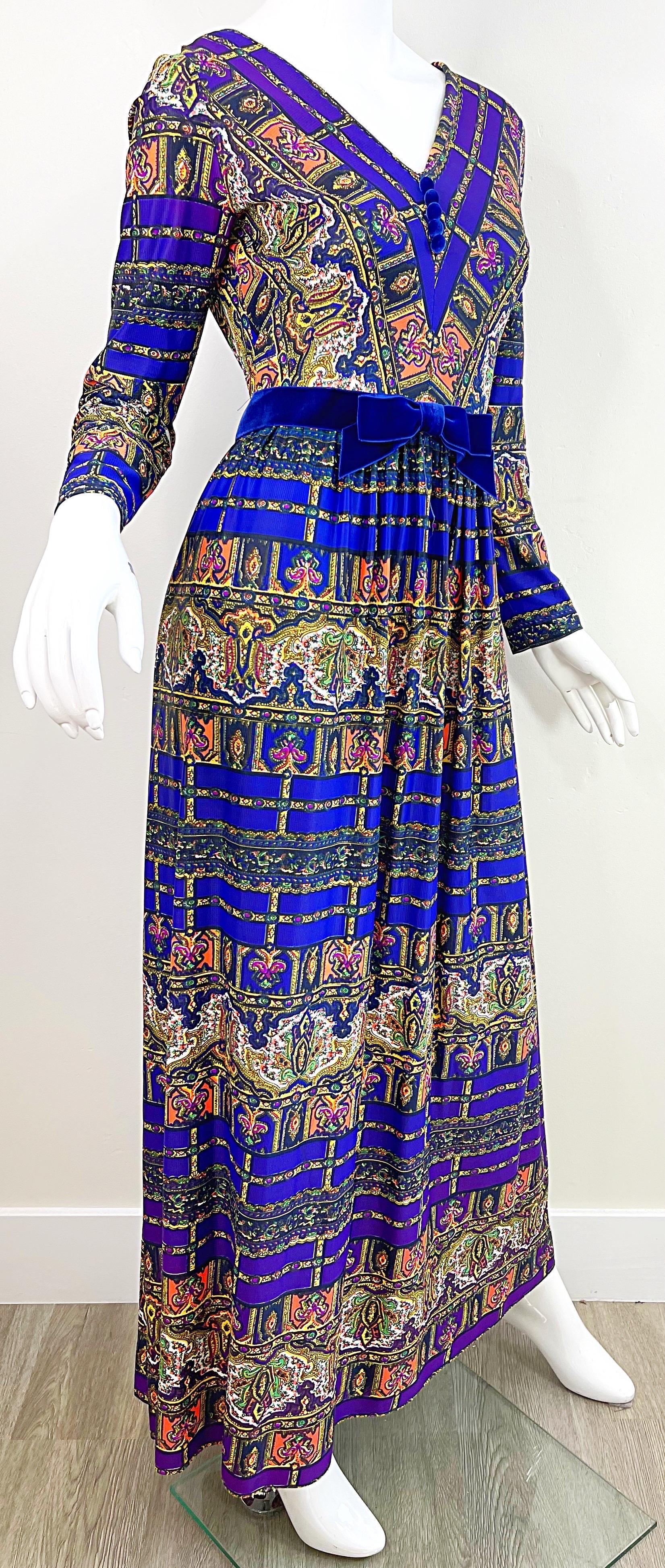 Amazing 1970s Moroccan Print Purple Colorful Vintage 70s Jersey Maxi Dress For Sale 5