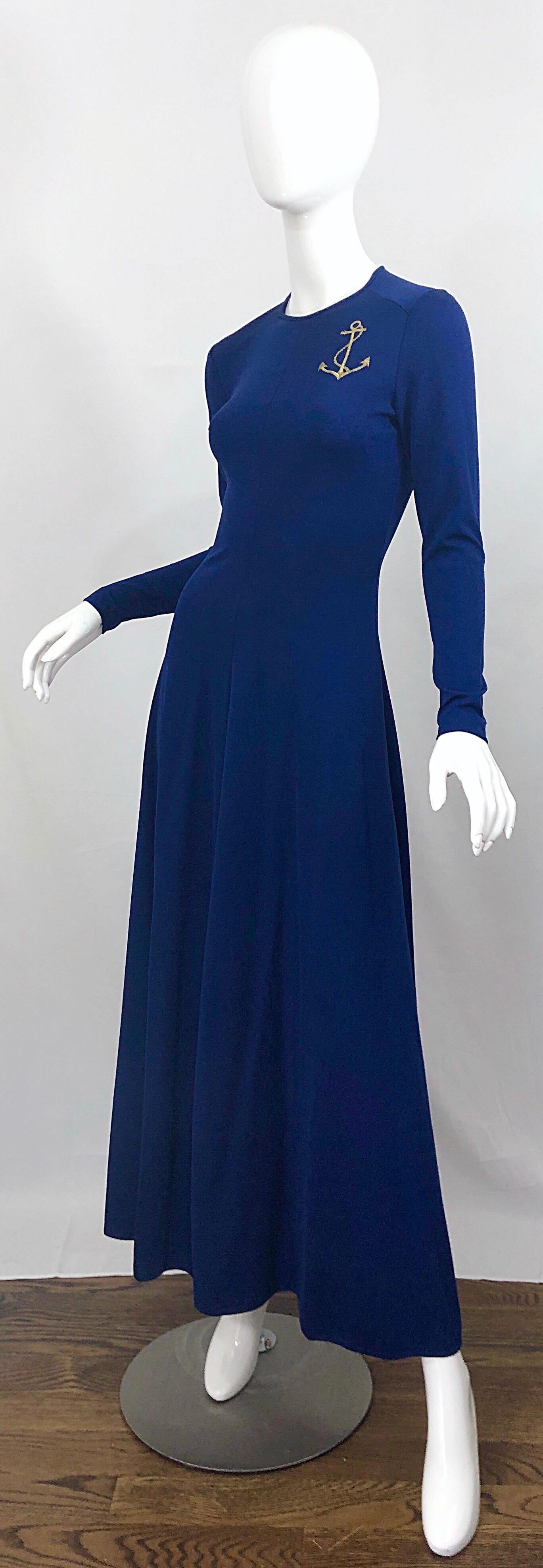 Vintage Jersey-Maxikleid mit nautischem Marineblau-Gold-Anker-Patch aus den 1970er Jahren im Zustand „Hervorragend“ im Angebot in San Diego, CA