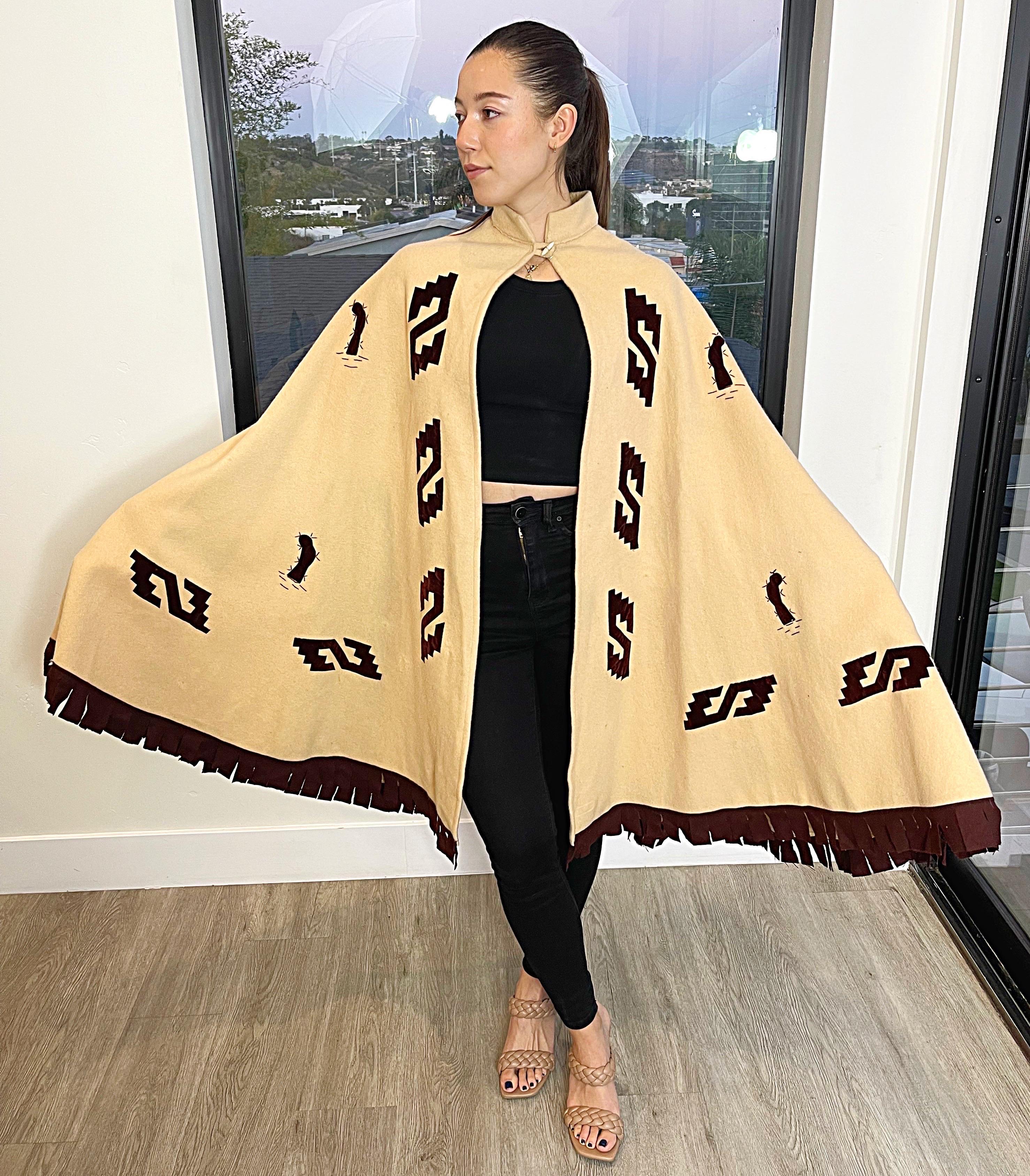 Amazing 1970s Plumita Mexican Cactus Themed Wool Velvet Tan Brown 70s Cape  For Sale 9