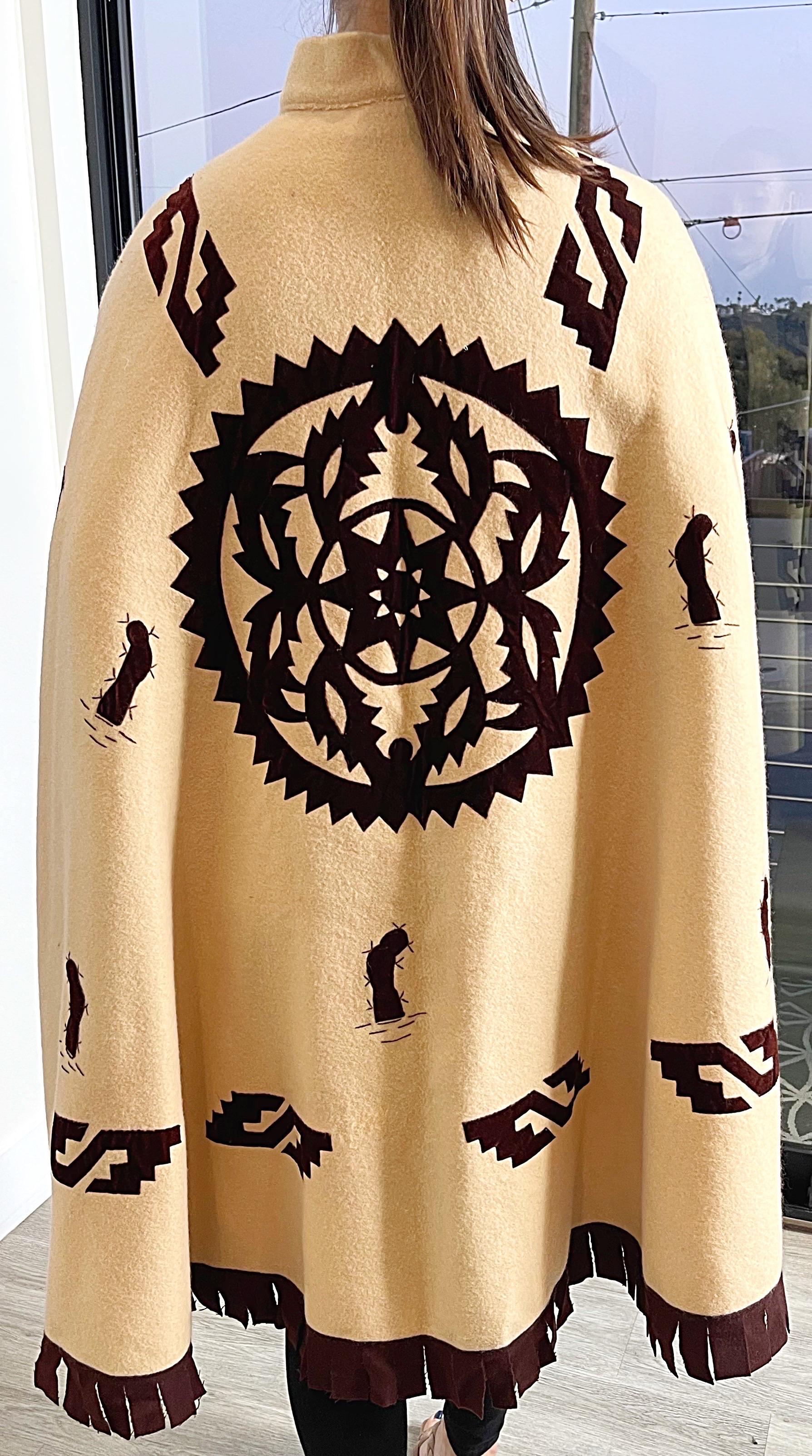 Amazing 1970s Plumita Mexican Cactus Themed Wool Velvet Tan Brown 70s Cape  For Sale 12