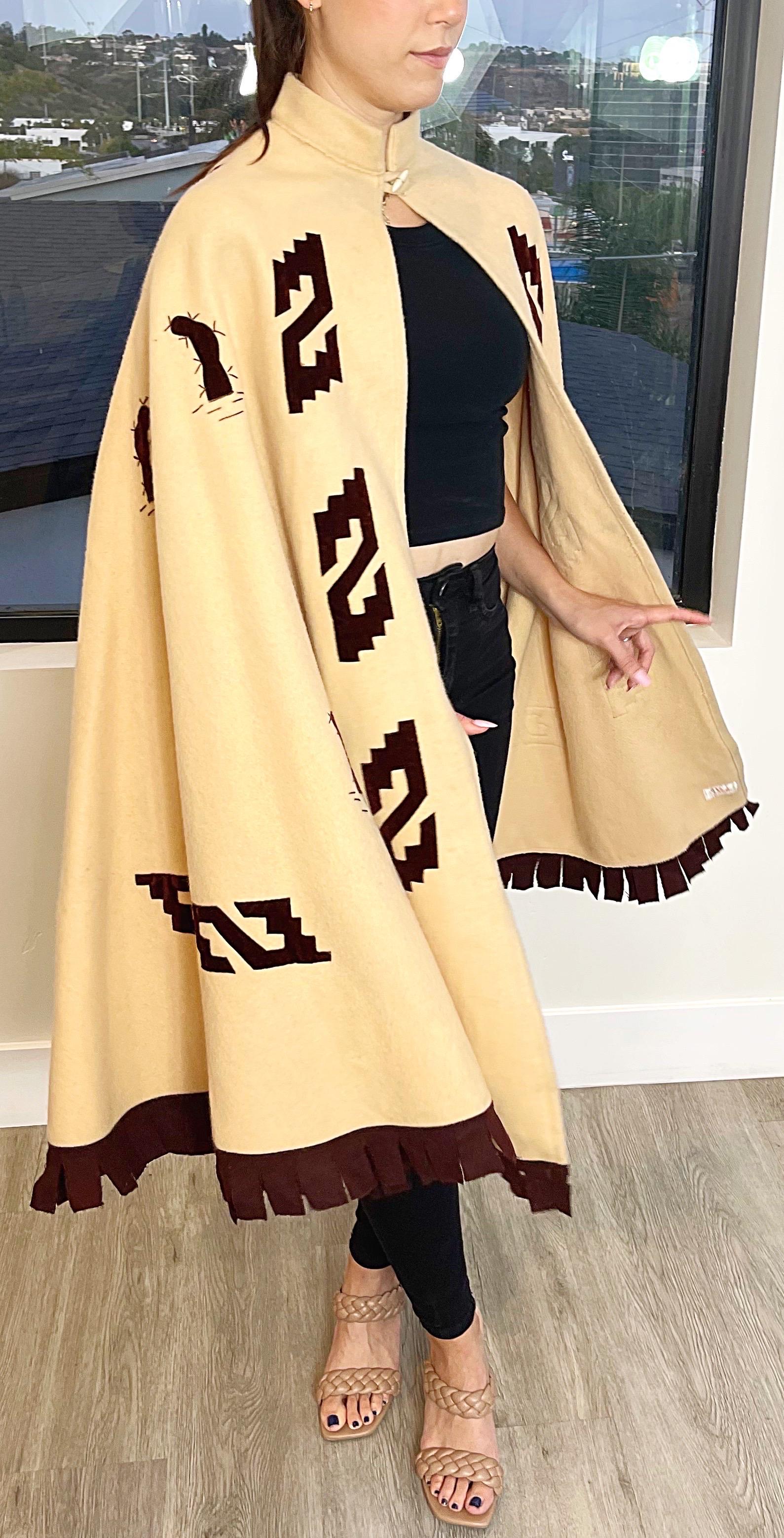 Amazing 1970s Plumita Mexican Cactus Themed Wool Velvet Tan Brown 70s Cape  For Sale 3