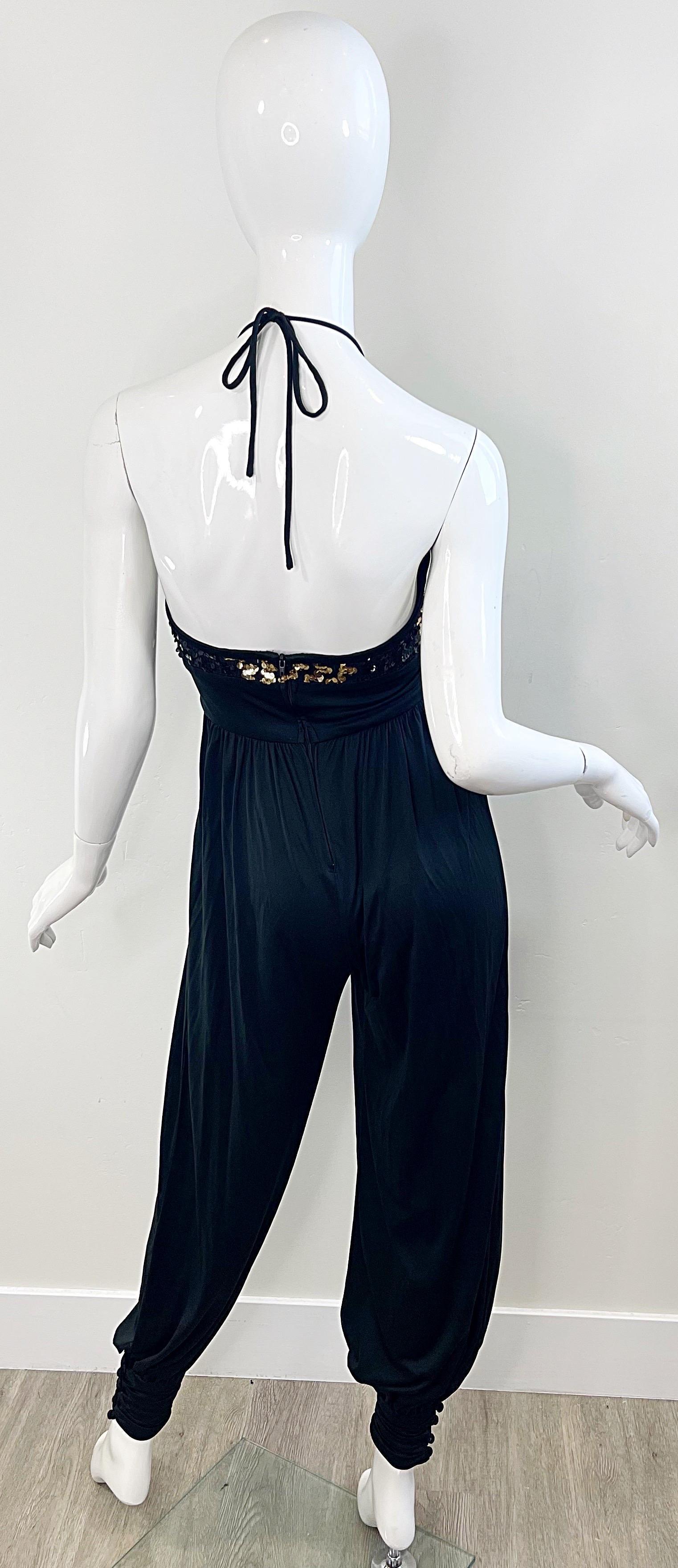 Amazing 1980s Black Gold Sequin XS / Small Vintage 80s Disco Studio 54 Jumpsuit In Excellent Condition For Sale In San Diego, CA