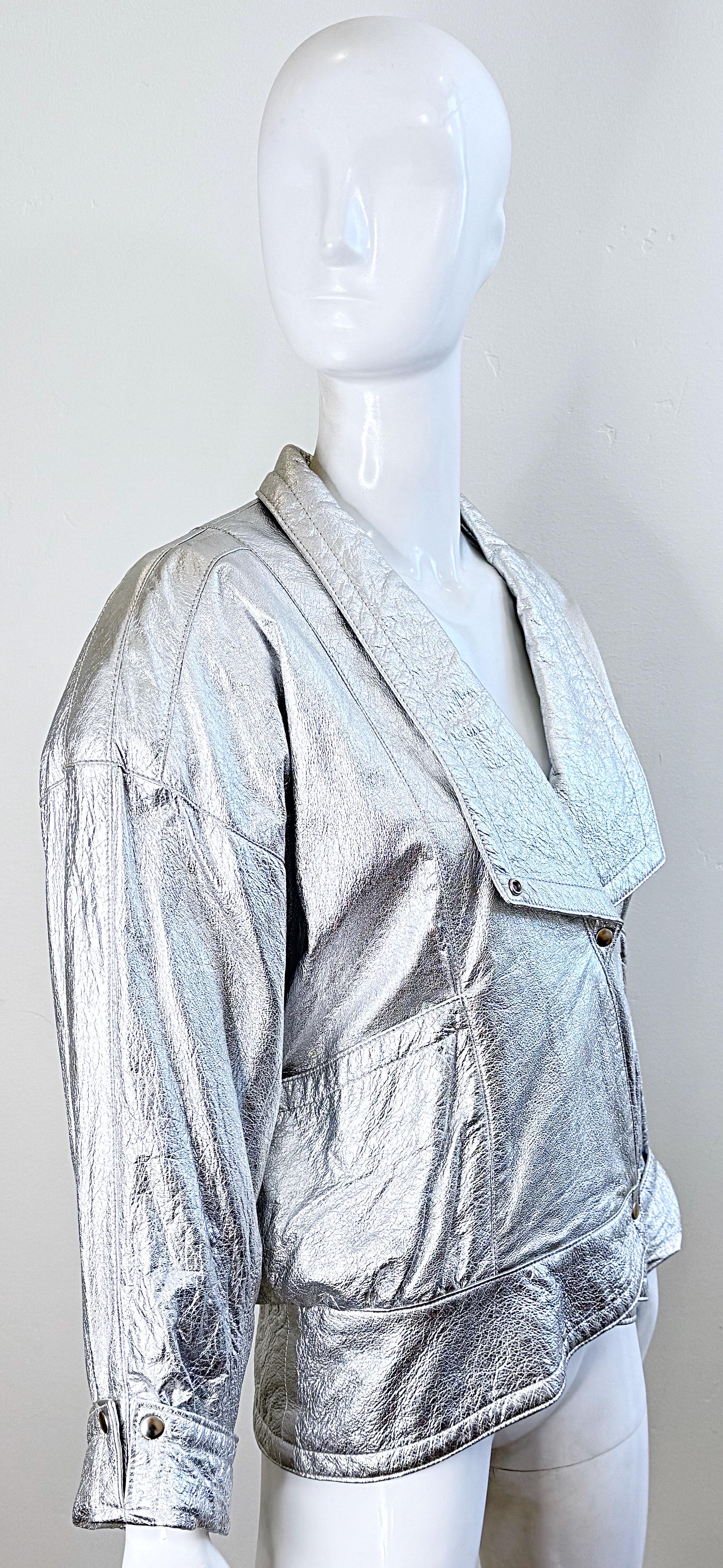 Amazing 1980s Christian Lauren Paris Silver Leather Vintage 80s Moto Jacket Med en vente 5