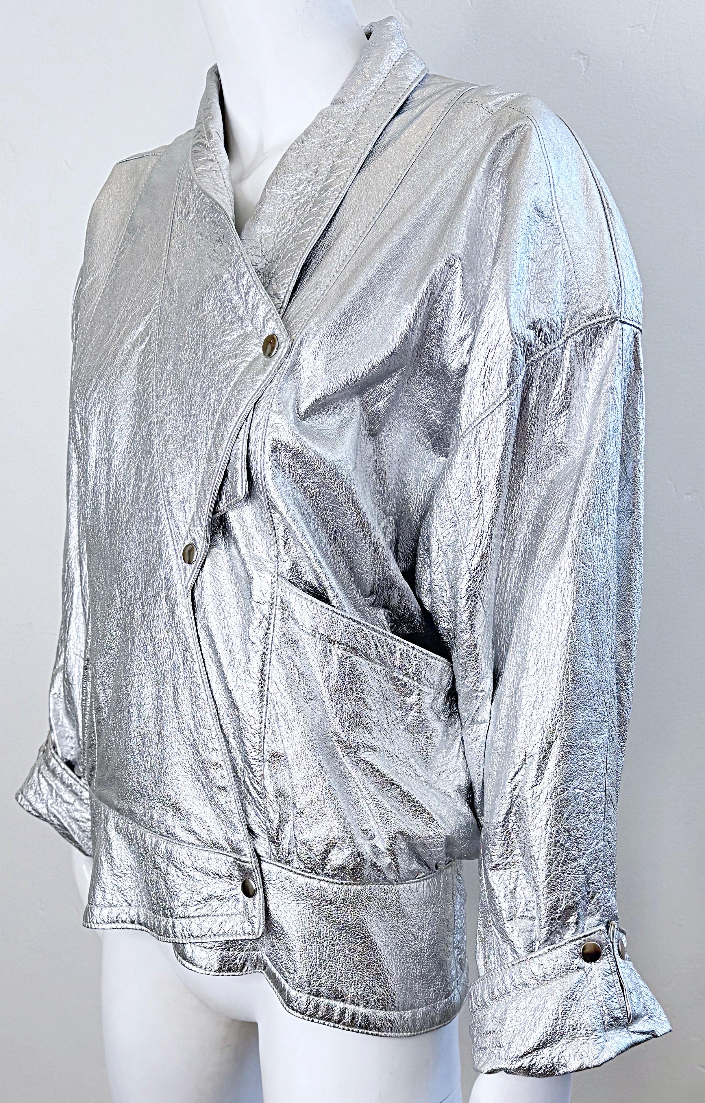 Amazing 1980s Christian Lauren Paris Silver Leather Vintage 80s Moto Jacket Med en vente 6