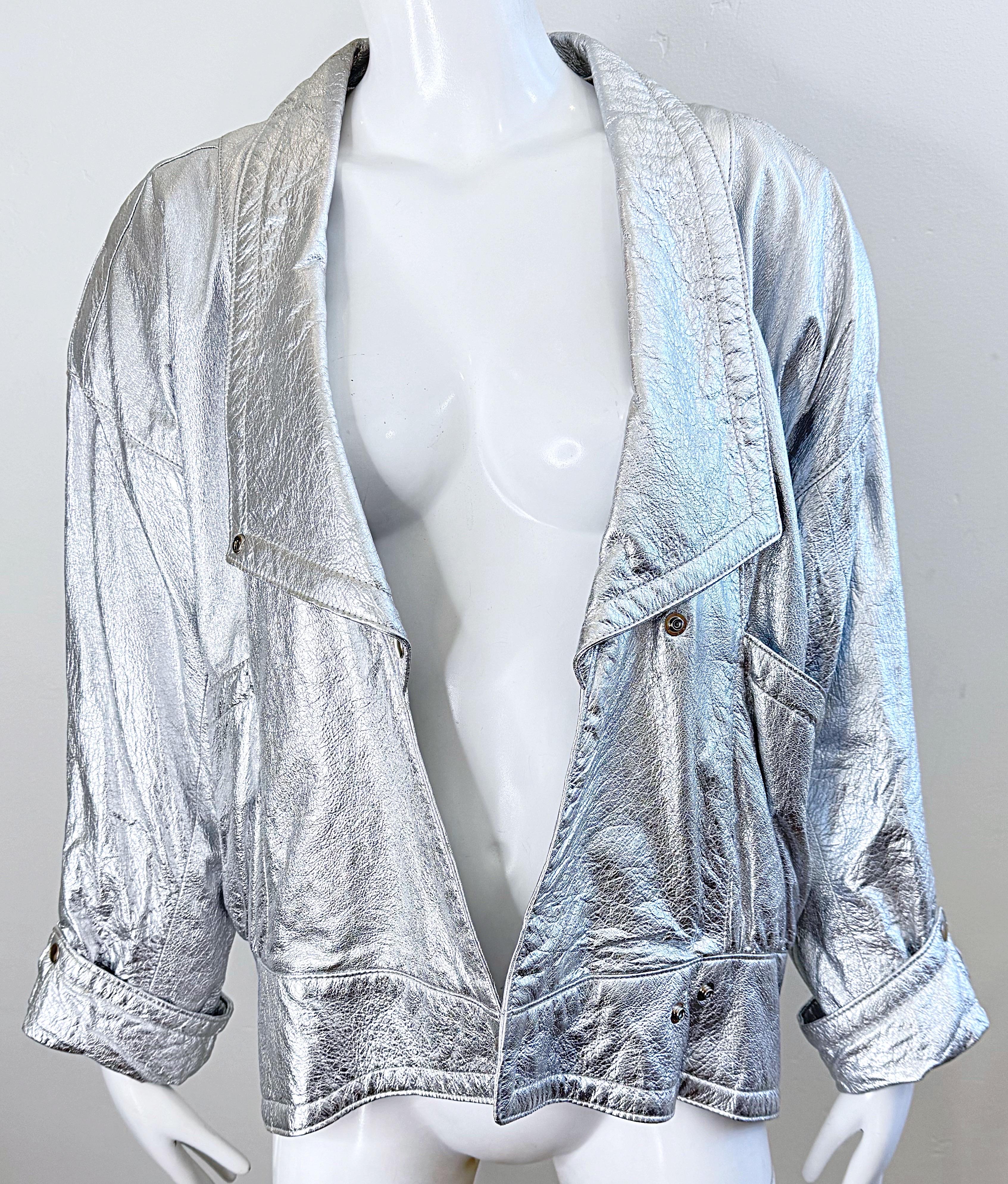 Amazing 1980s Christian Lauren Paris Silver Leather Vintage 80s Moto Jacket Med en vente 9