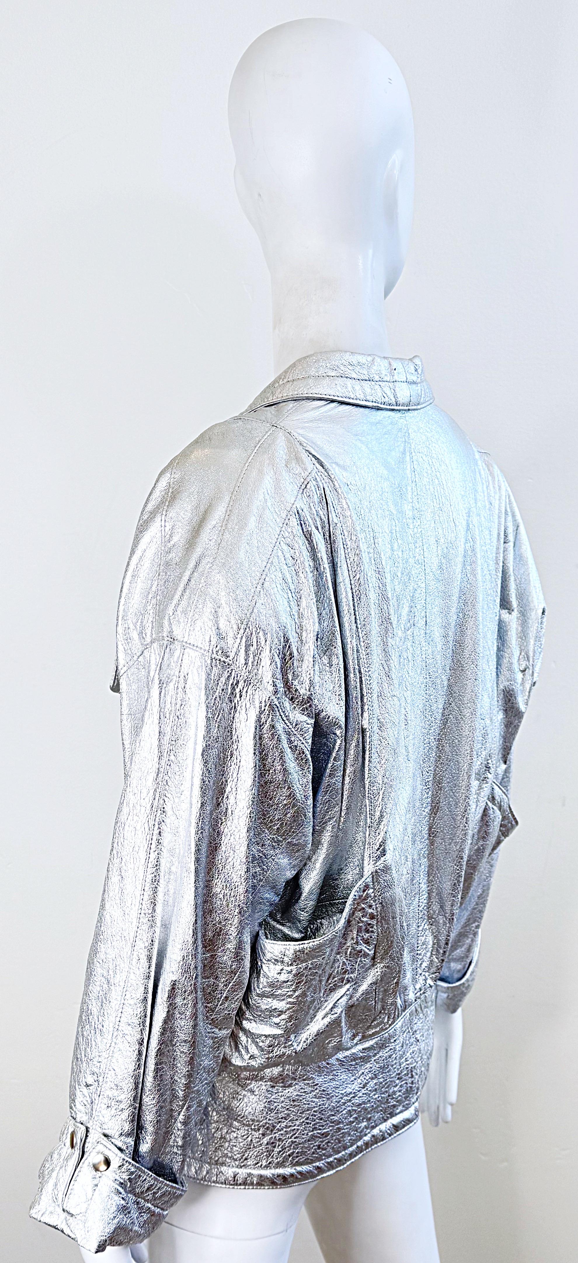 Amazing 1980s Christian Lauren Paris Silver Leather Vintage 80s Moto Jacket Med en vente 10