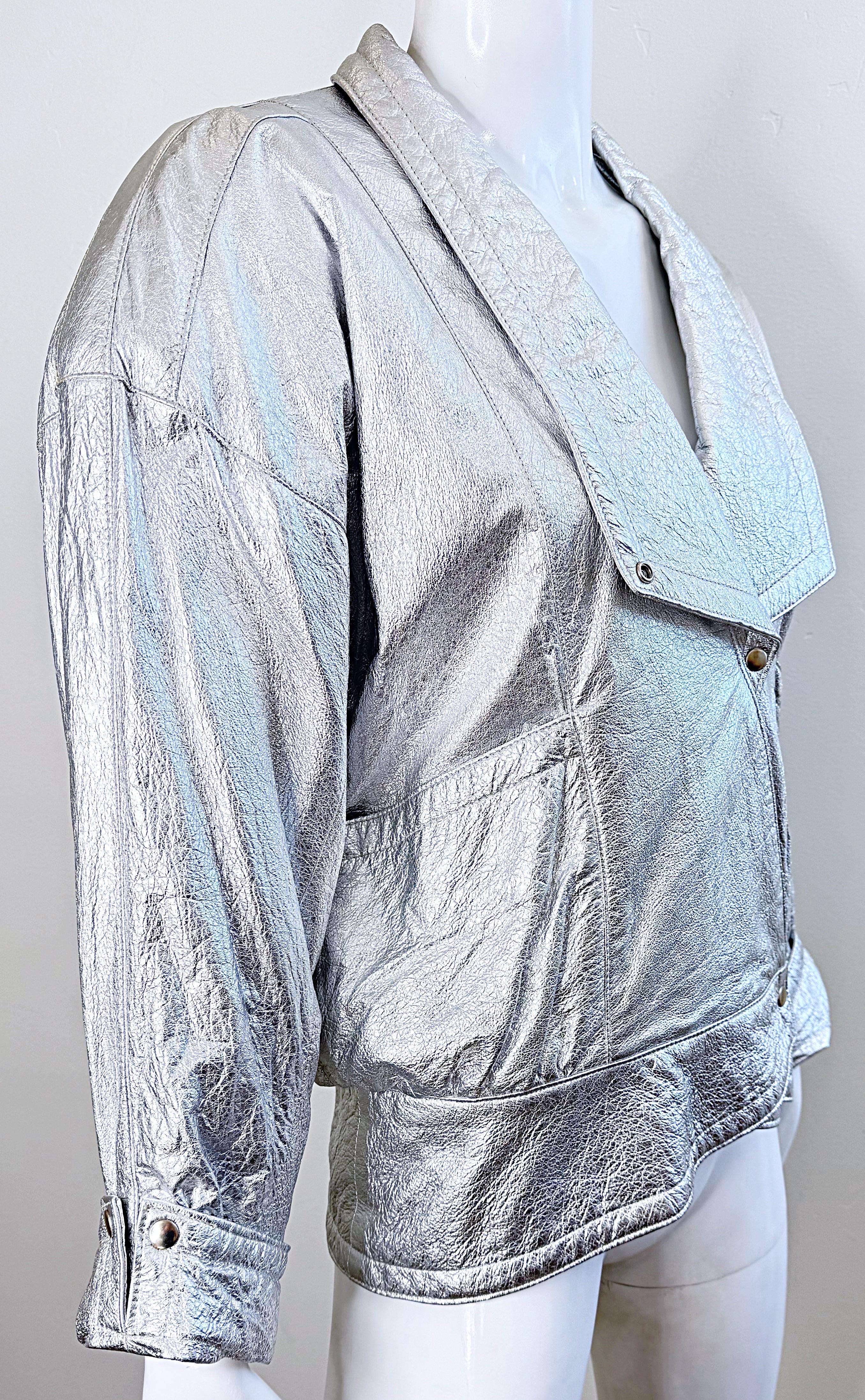 Amazing 1980s Christian Lauren Paris Silver Leather Vintage 80s Moto Jacket Med en vente 2