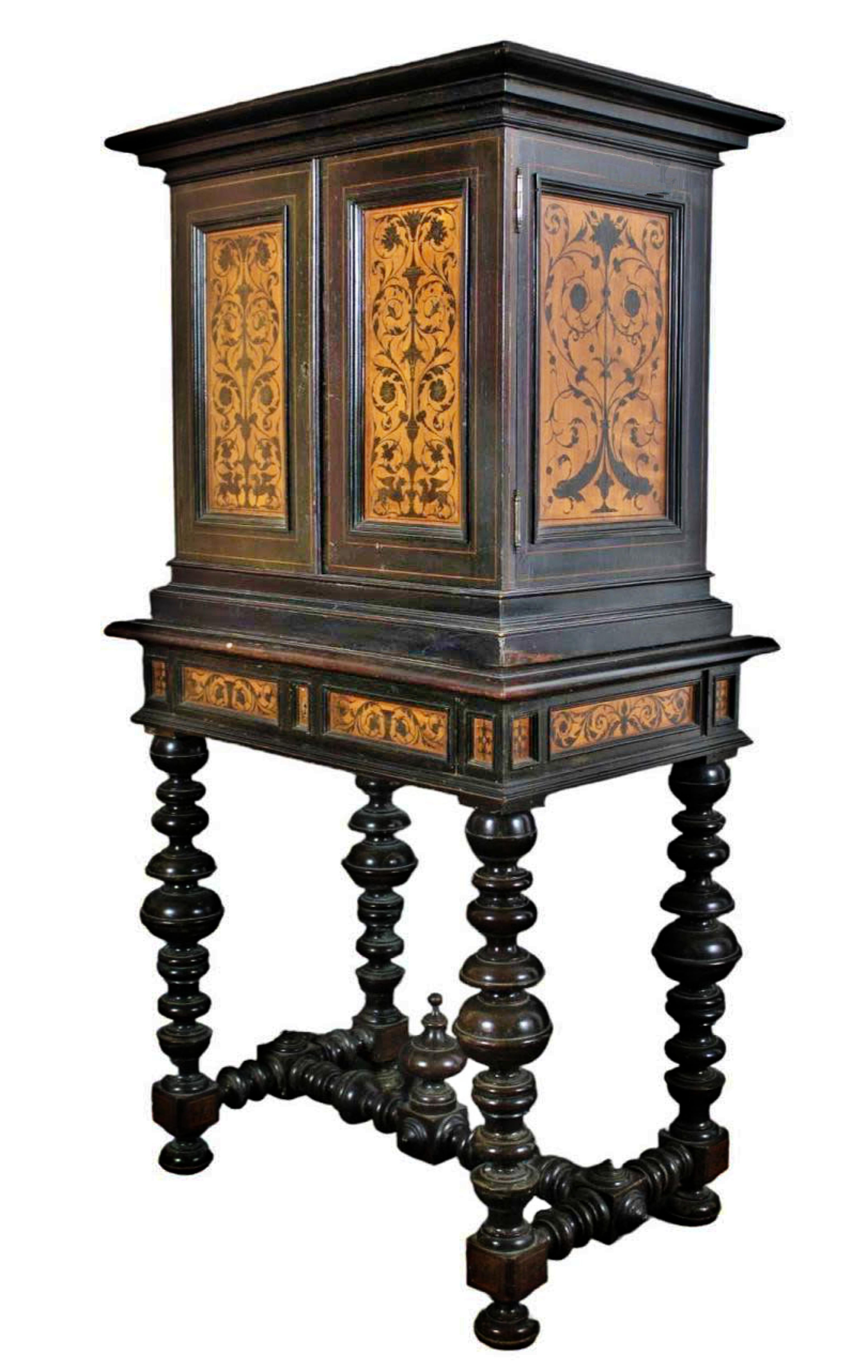 Wood Amazing 19th Century Italian Cabinet - Original Condition For Sale