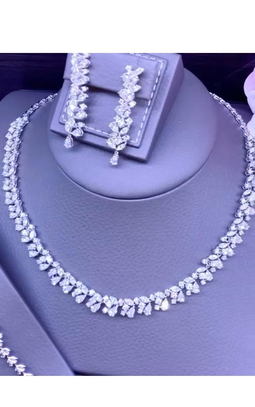 Amazing 23, 14 Carats of Diamonds on Parure in Gold In New Condition For Sale In Massafra, IT