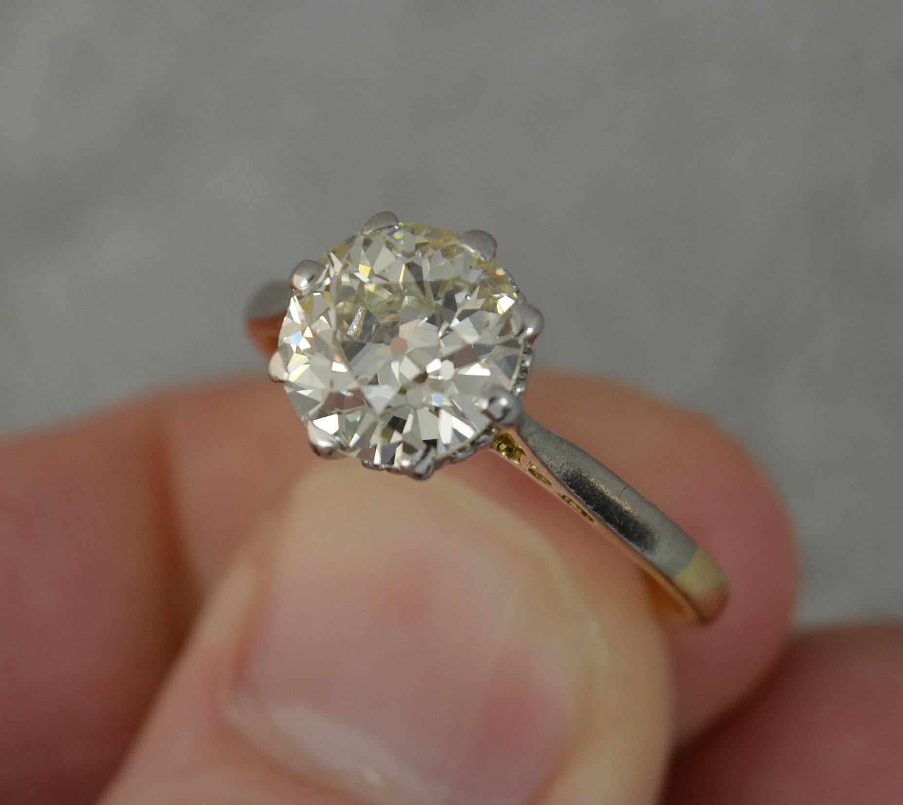 Women's Amazing 2.30ct Vs Old Cut Diamond and 18ct Gold Solitaire Engagement Ring
