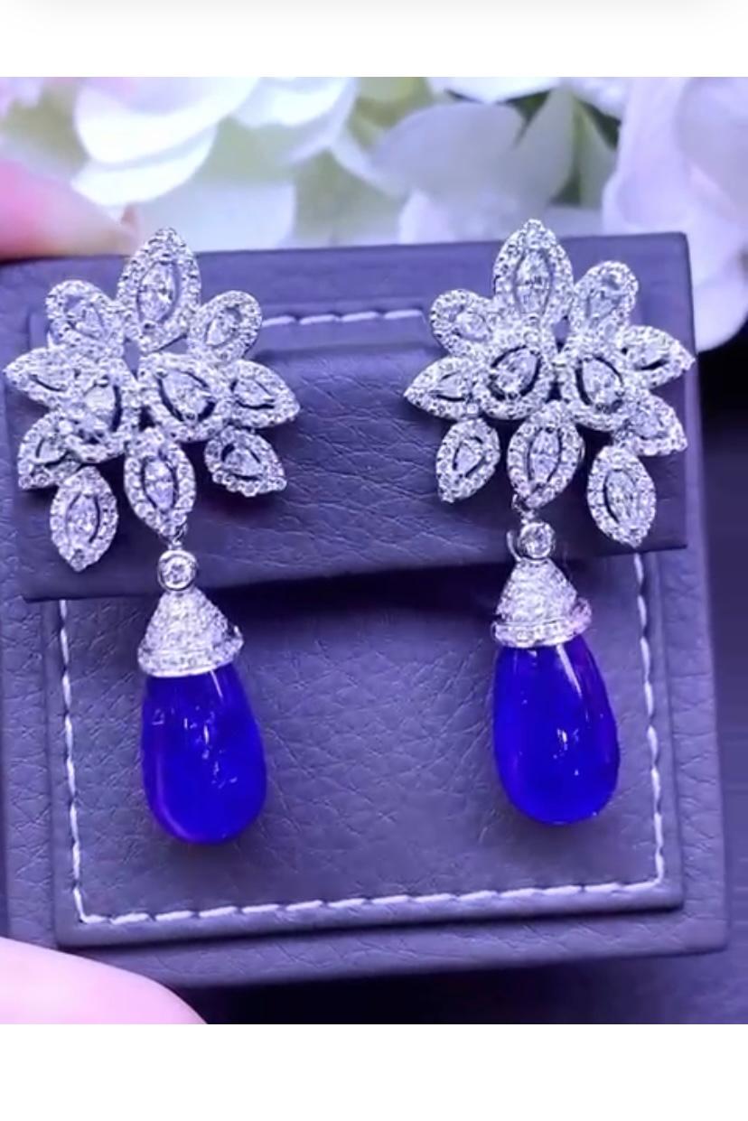 Amazing 34, 18 Carats of Tanzanites and Diamonds on Earrings In New Condition For Sale In Massafra, IT