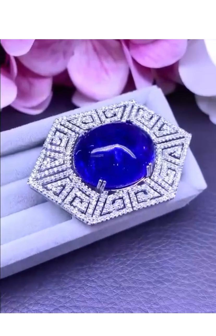 AIG certified 35.76 ct of Tanzanite and 2.76 ct of diamonds on 18k gold Brooch In New Condition For Sale In Massafra, IT