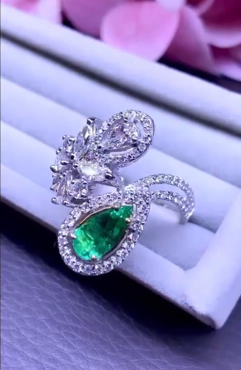 Pear Cut AIG Certified 1.06 Carats  Colombia Emerald  Diamonds on Ring For Sale