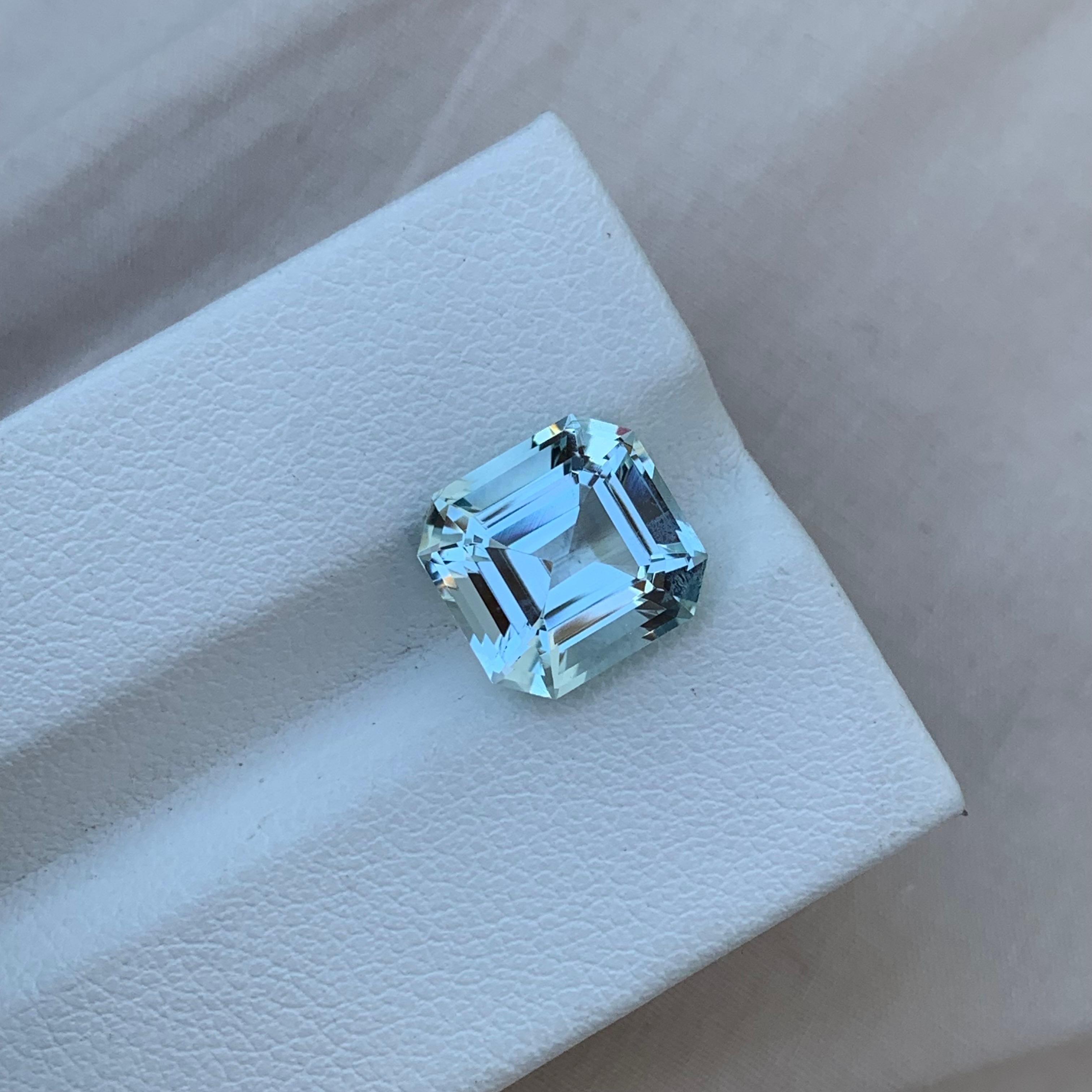 Amazing 4.15 Carats Natural Loose Unheated Aquamarine Asscher Cut Gem For Ring  For Sale 3