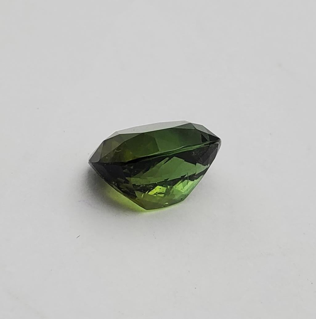 Amazing 4.21ct Cushion Cut Apple Green Tourmaline  For Sale 5