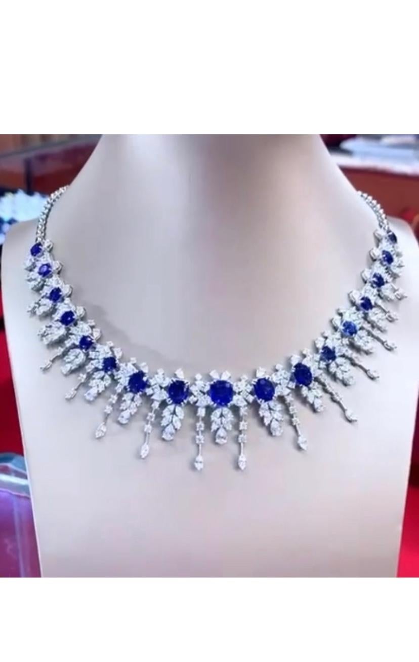 Women's or Men's AIG Certified 43.08 ct of Royal Blue Ceylon Sapphires Diamonds 18k gold Necklace For Sale