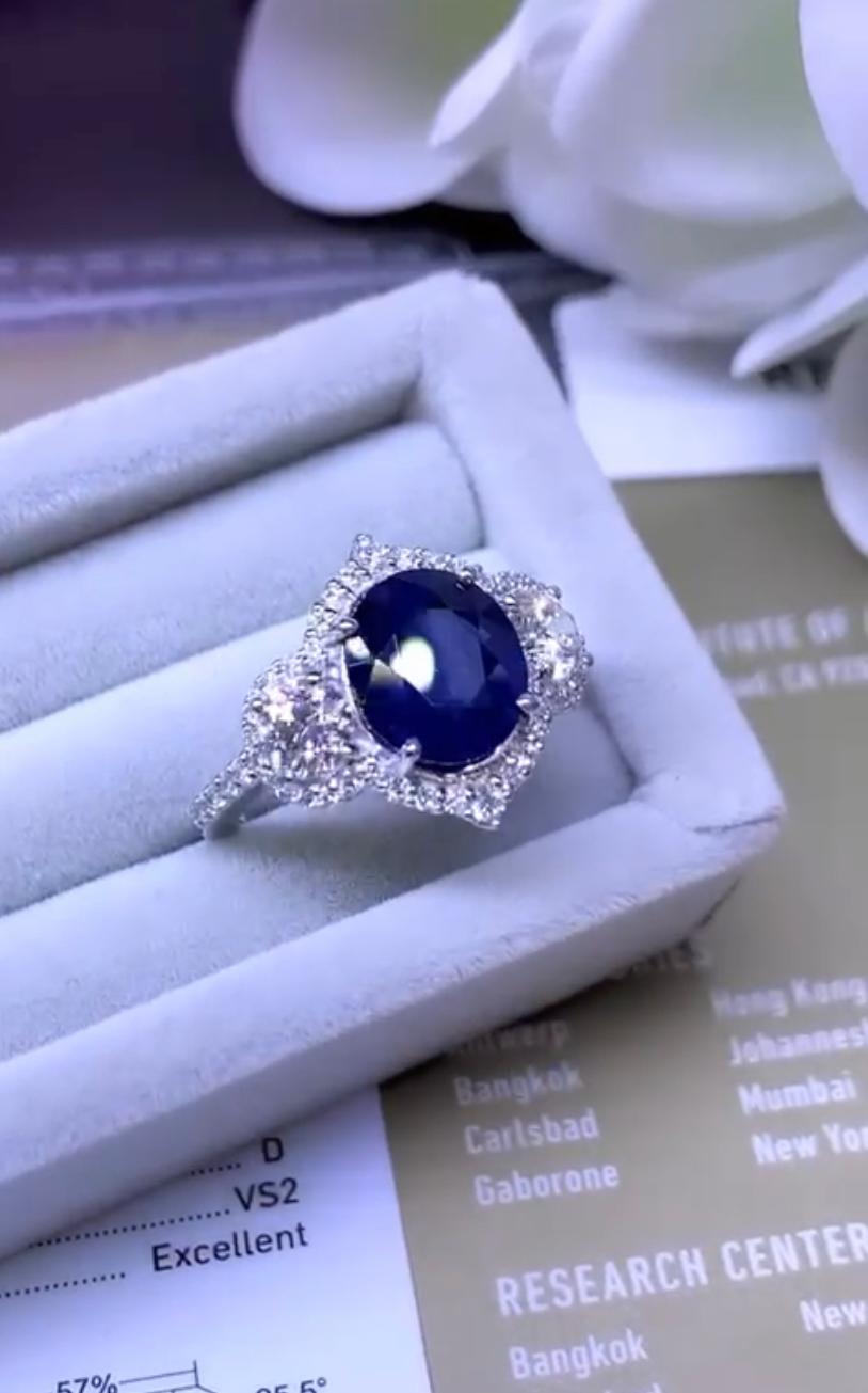 AIG Certified 3.70 Carats Ceylon Sapphire   GIA Diamonds 18K Gold Cocktail Ring  In New Condition For Sale In Massafra, IT