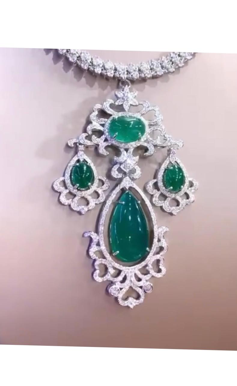 Amazing 54.11 Carats of Emeralds and Diamonds on Pendant/Brooch In New Condition For Sale In Massafra, IT