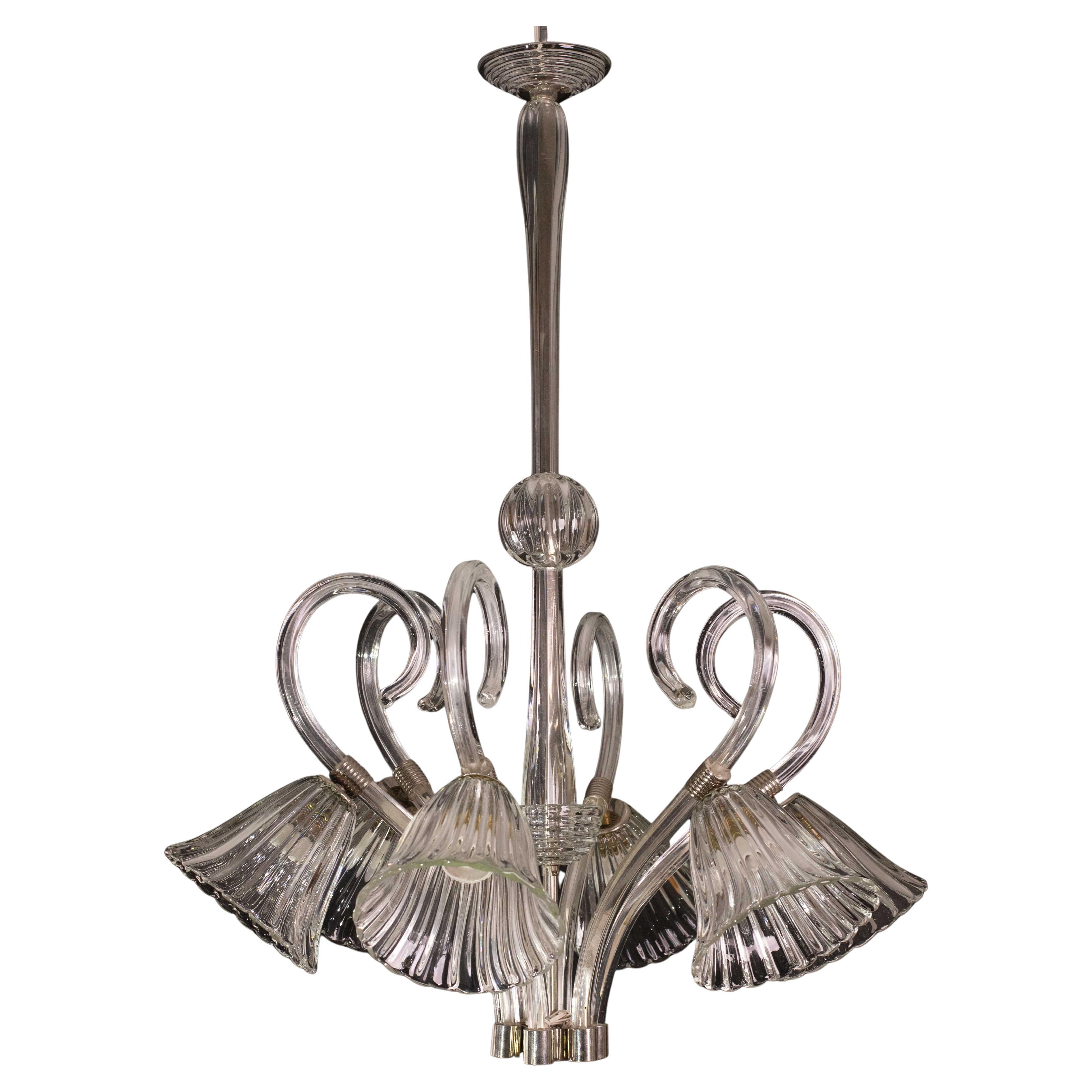 Museale 6-light Murano chandelier, made by Barovier and Toso glassworks.

Production period: 1940s.

The structure of the chandelier consists of a central trunk to which are attached 6 arches, also made of silver chrome-plated brass, from which the