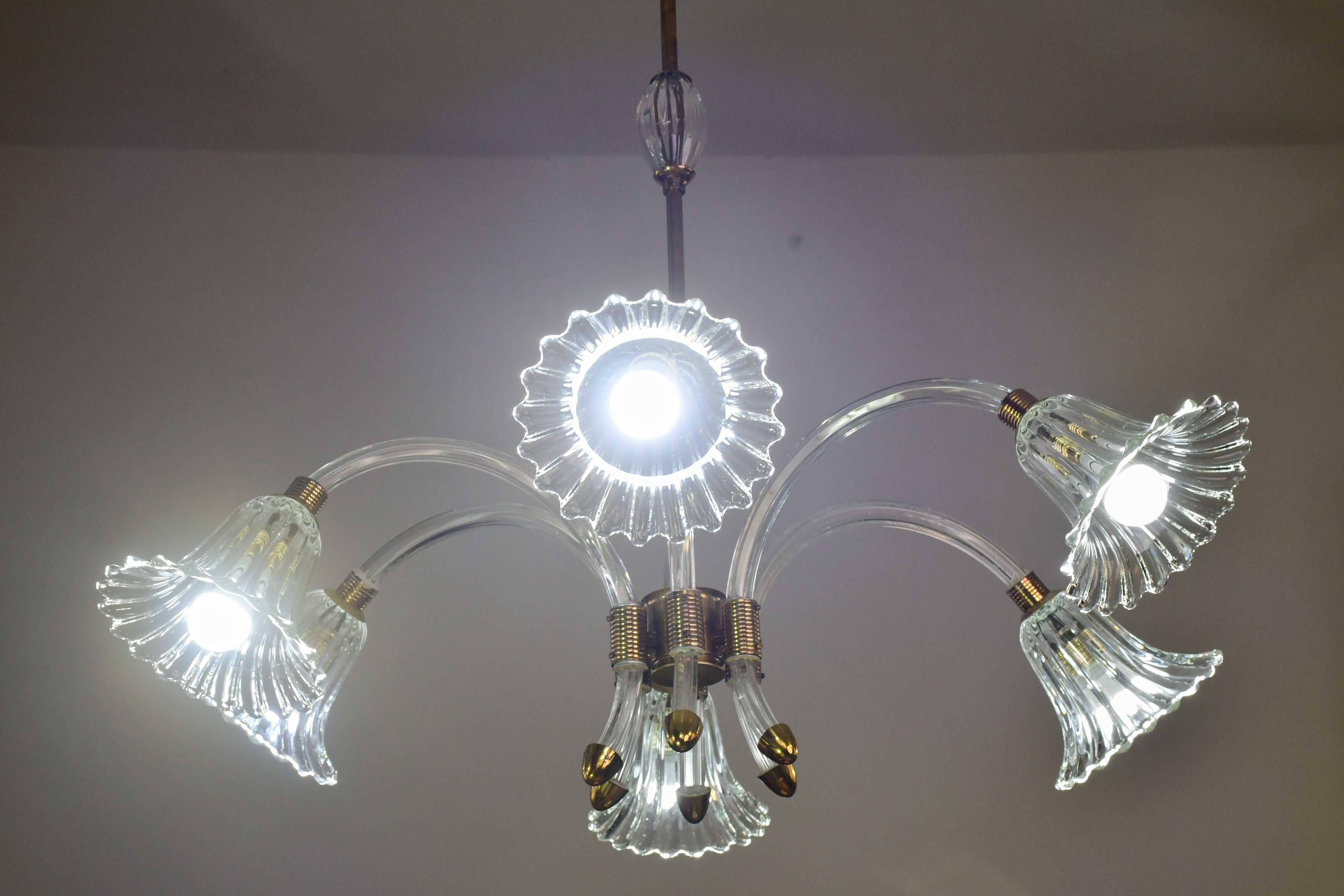 Vetro di Murano Incredibile lampadario a 6 luci Art Deco in vetro di Murano e ottone cromato di Barovier in vendita