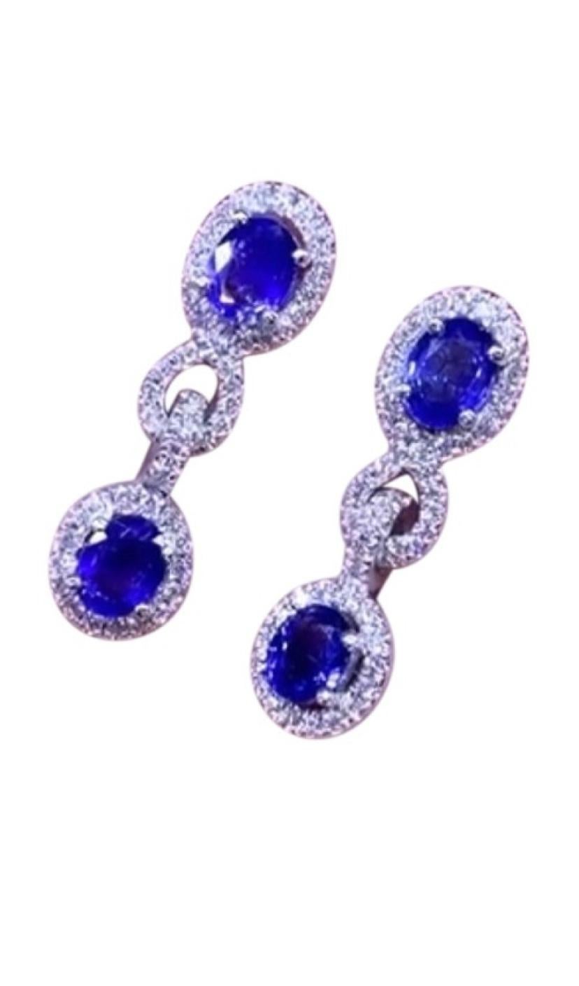 AIG Certified 5.00 Carats Ceylon Sapphire  1.10 Ct Diamonds 18K Gold Earrings  In New Condition For Sale In Massafra, IT