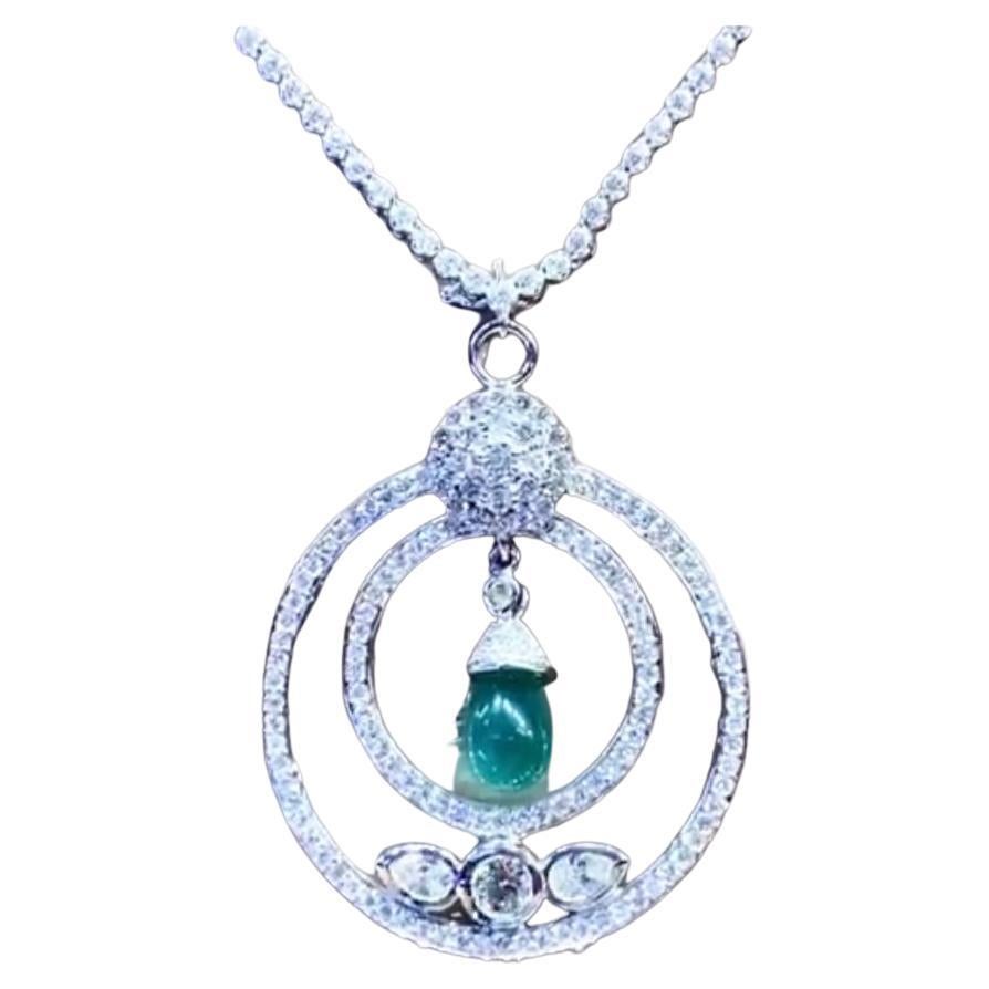 Smeraldo dello Zambia certificato AIG da 3.30 carati  Ciondolo con diamanti da 3,30 carati in oro 18k