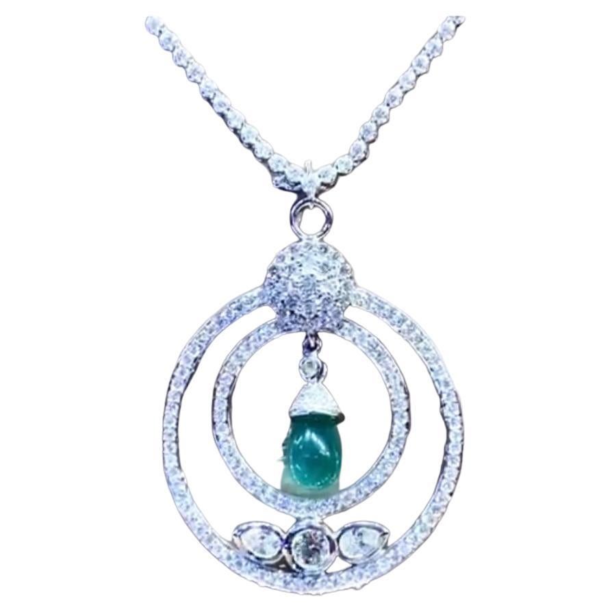 Émeraude de Zambie certifiée AIG de 3.30 carats  Pendentif en or 18k avec 3,30 ct de diamants  en vente