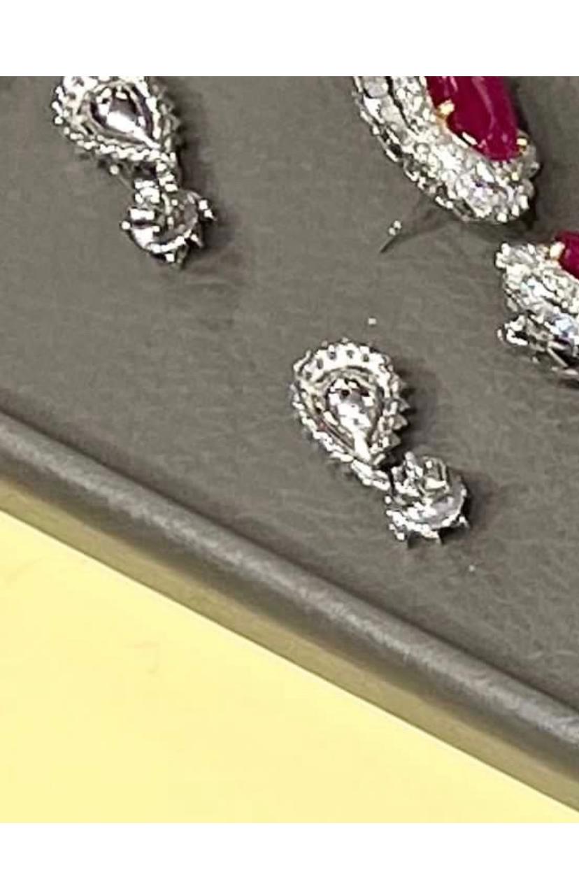 AIG certified 6.50 ct Burma rubies and 2.11 ct diamonds on 18k gold earrings For Sale 2