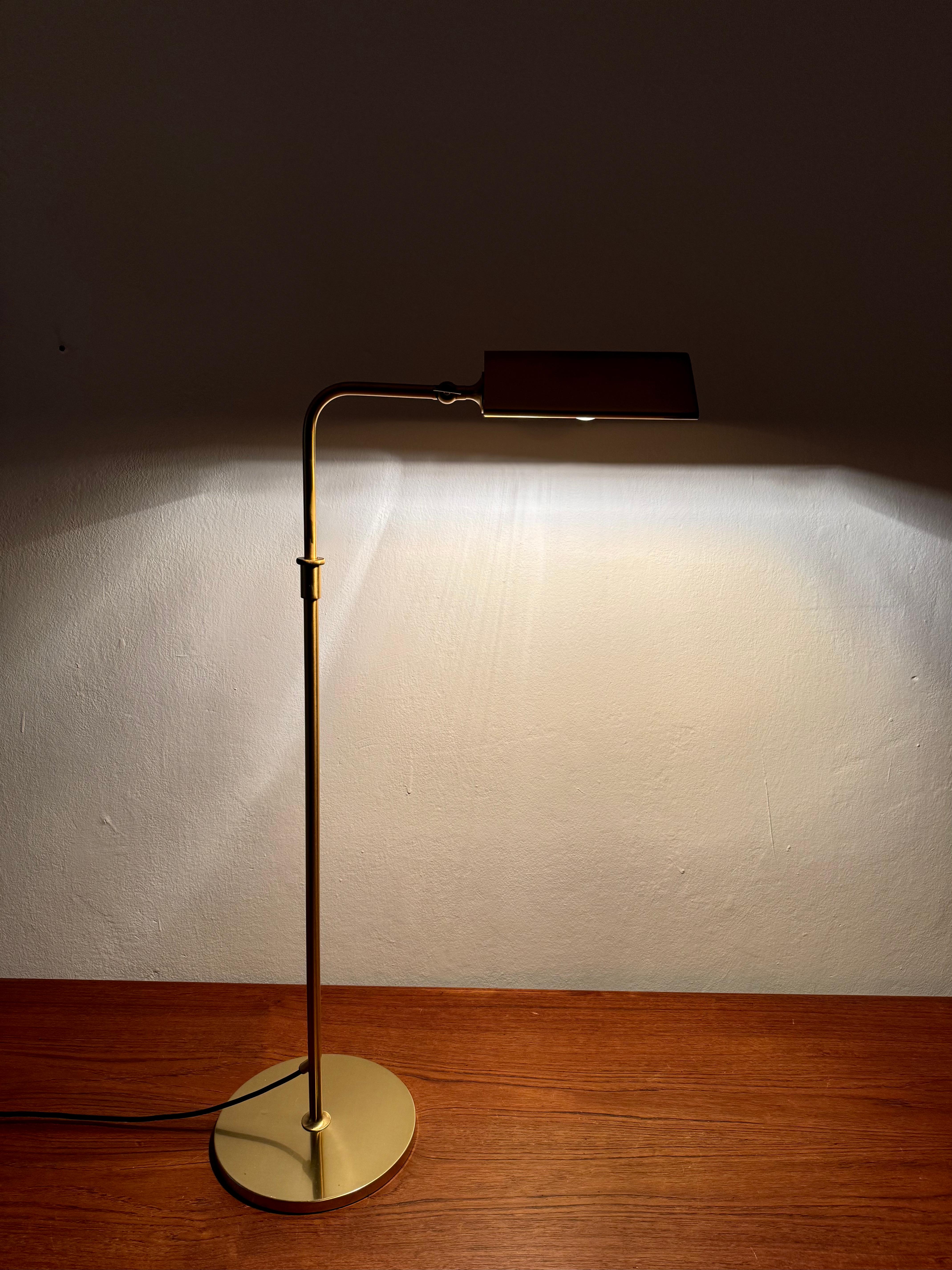Incredibile lampada da terra ad arco regolabile di Florian Schulz in vendita 3