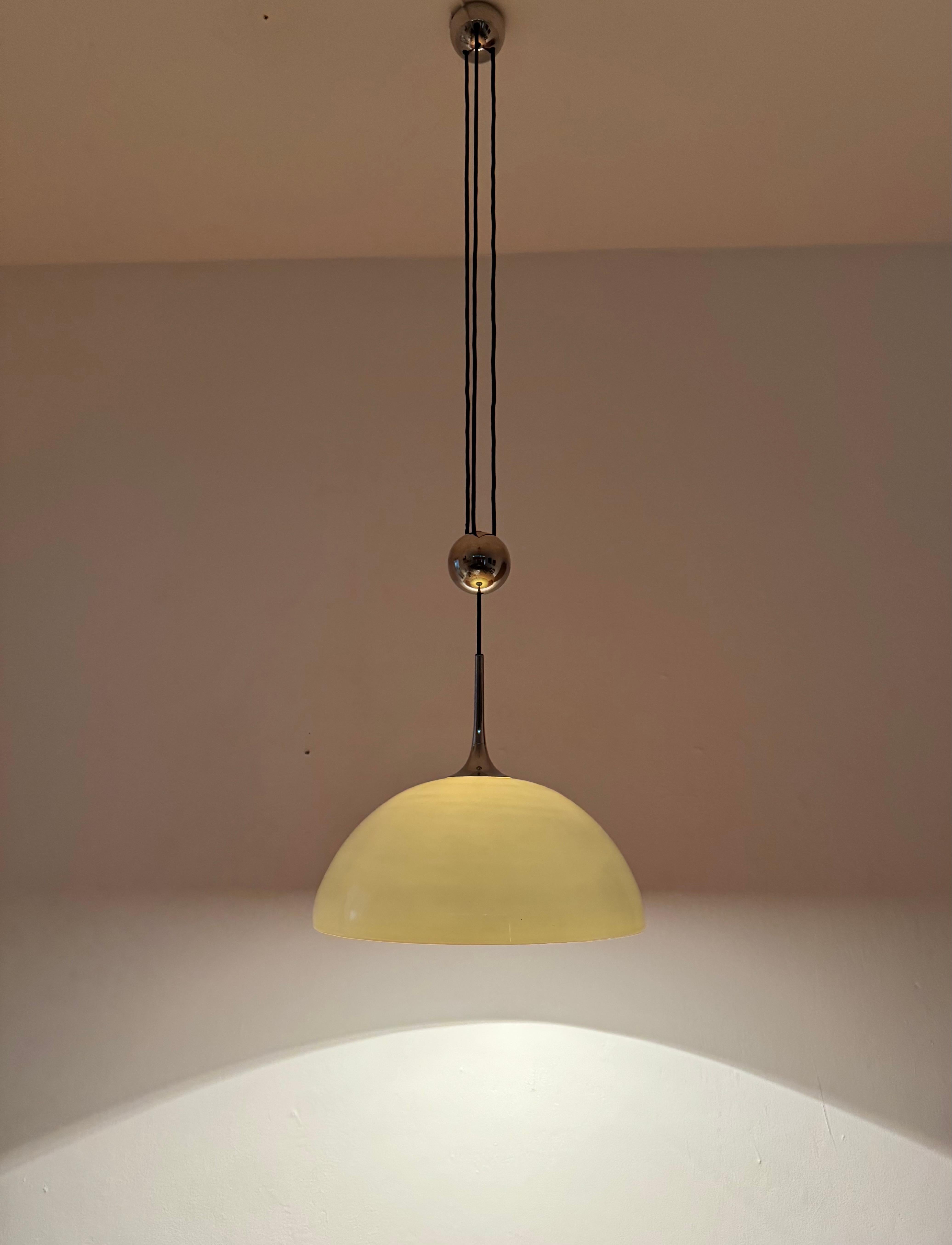 Incredibile lampada a sospensione regolabile Posa con paralume in porcellana di Florian Schulz in vendita 3
