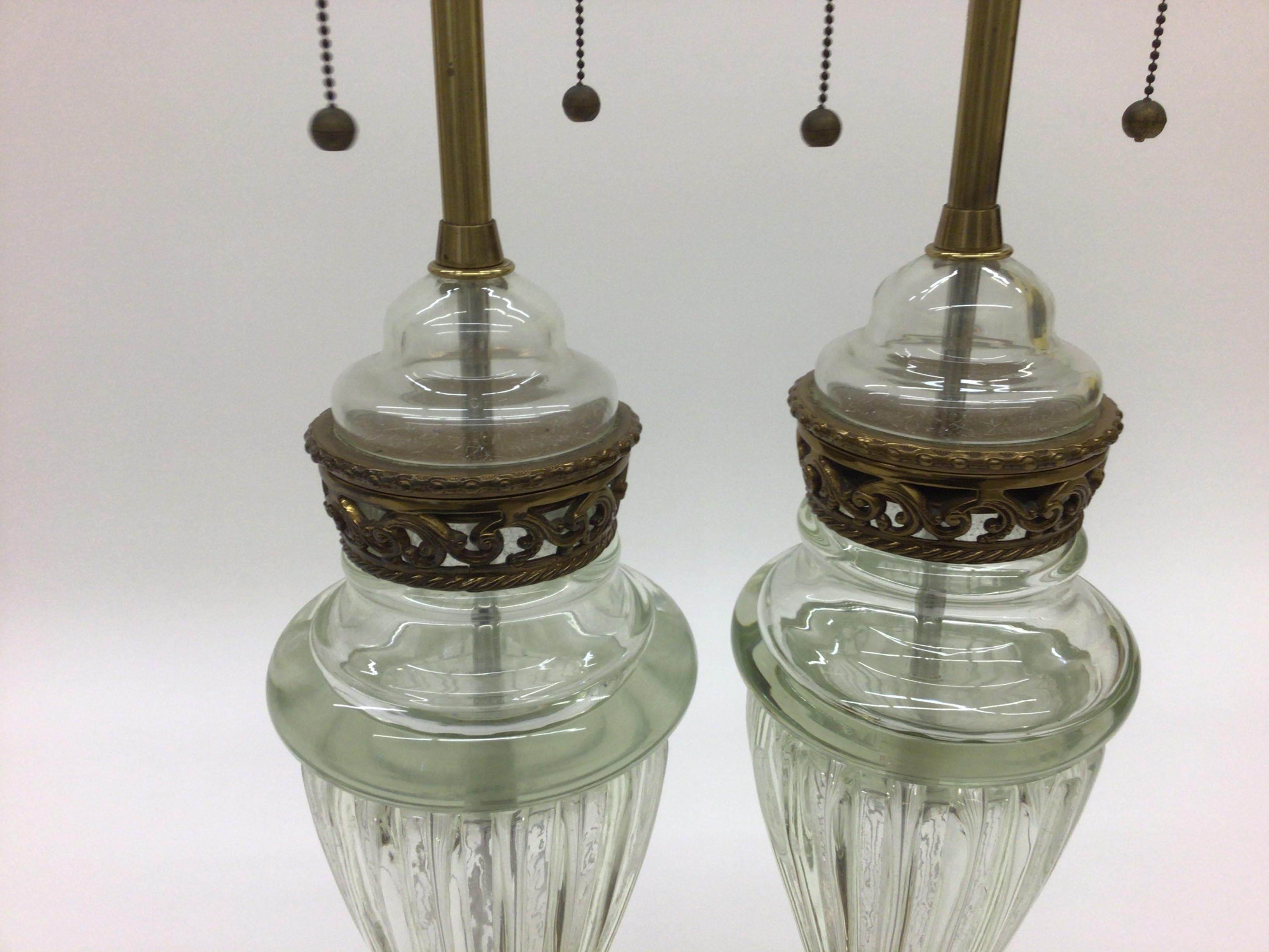 italien Incroyable et grande paire de lampes Marbro avec vase d'origine en Murano par Seguso en vente