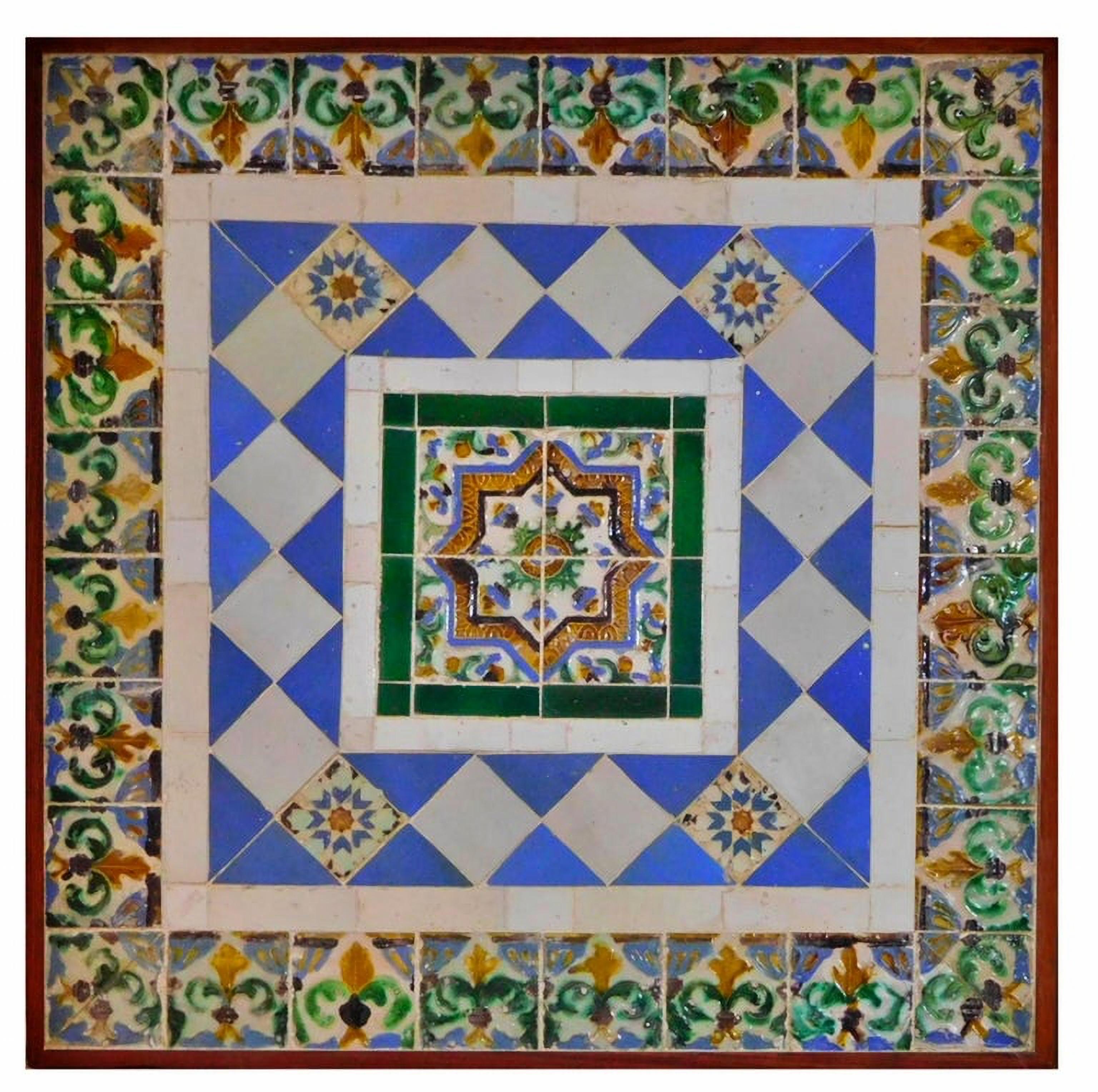 Erstaunliche und seltene Tafel aus dem 16.  Maurische Komposition 
0.81 x 0.81 
guter Zustand