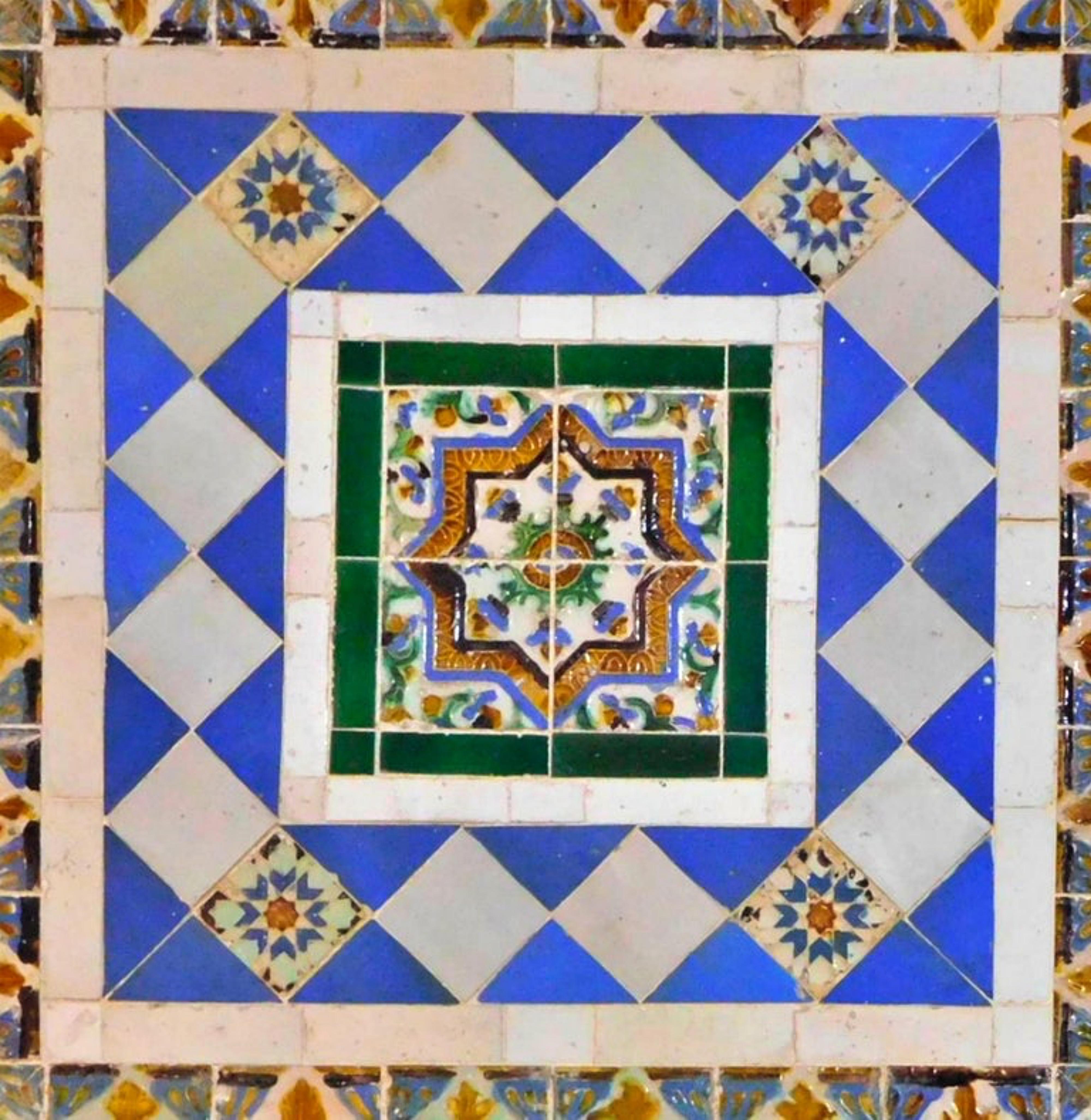 Erstaunliche und seltene Tafel aus dem 16.  Maurische Komposition (Emiratisch) im Angebot