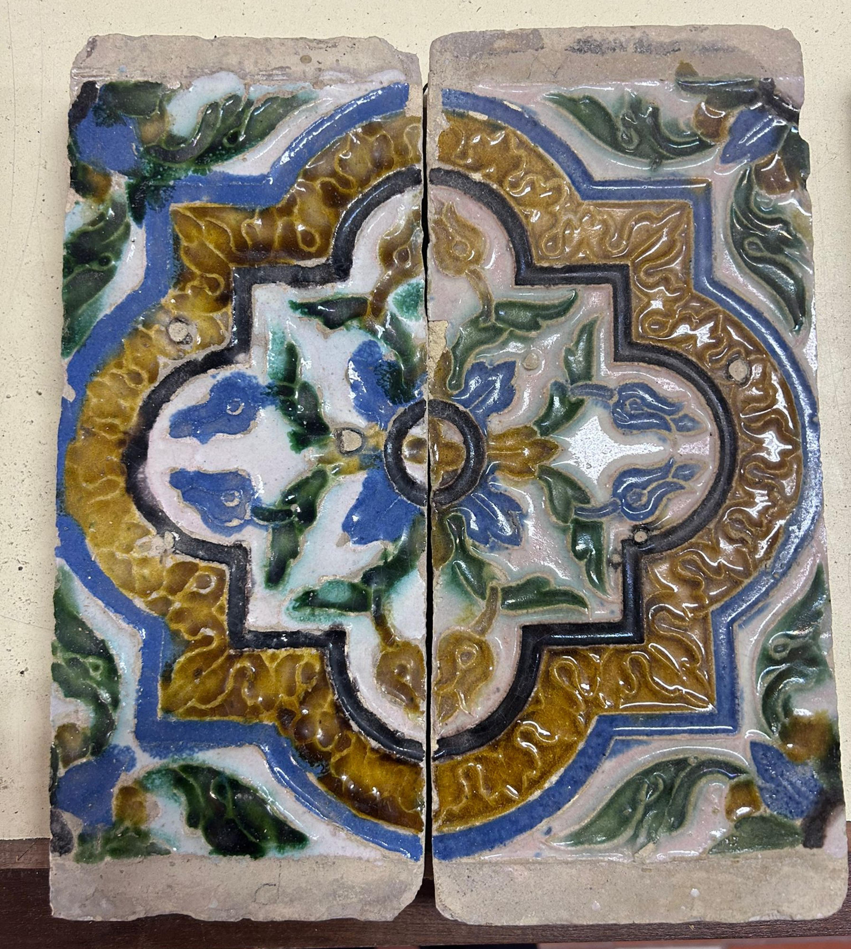 Erstaunliche und seltene Tafel aus dem 16.  Maurische Komposition im Zustand „Gut“ im Angebot in Madrid, ES