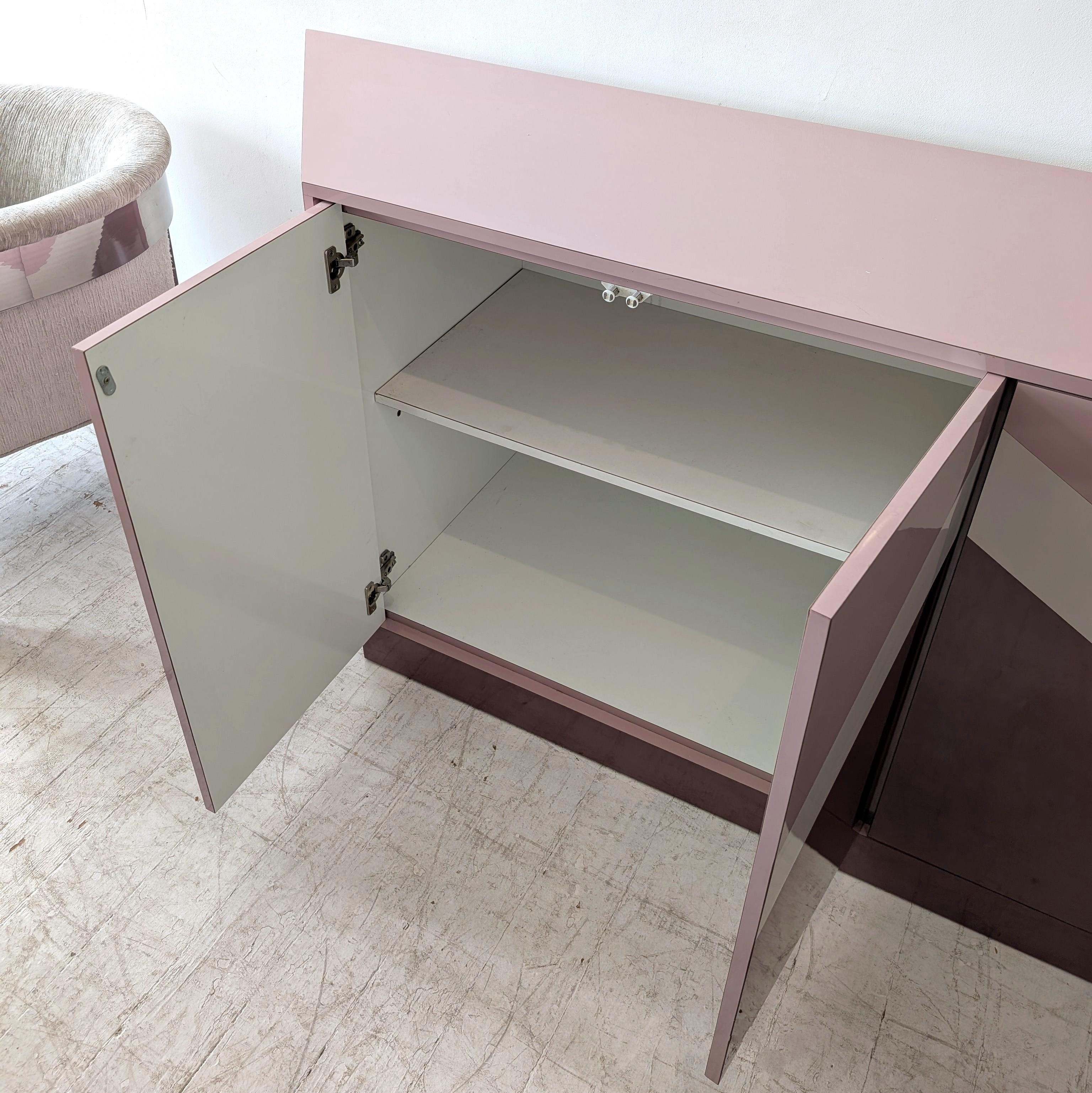 Etonnant buffet postmoderne vintage zig Zag en forme de trapèze angulaire, USA 1980s en vente 10