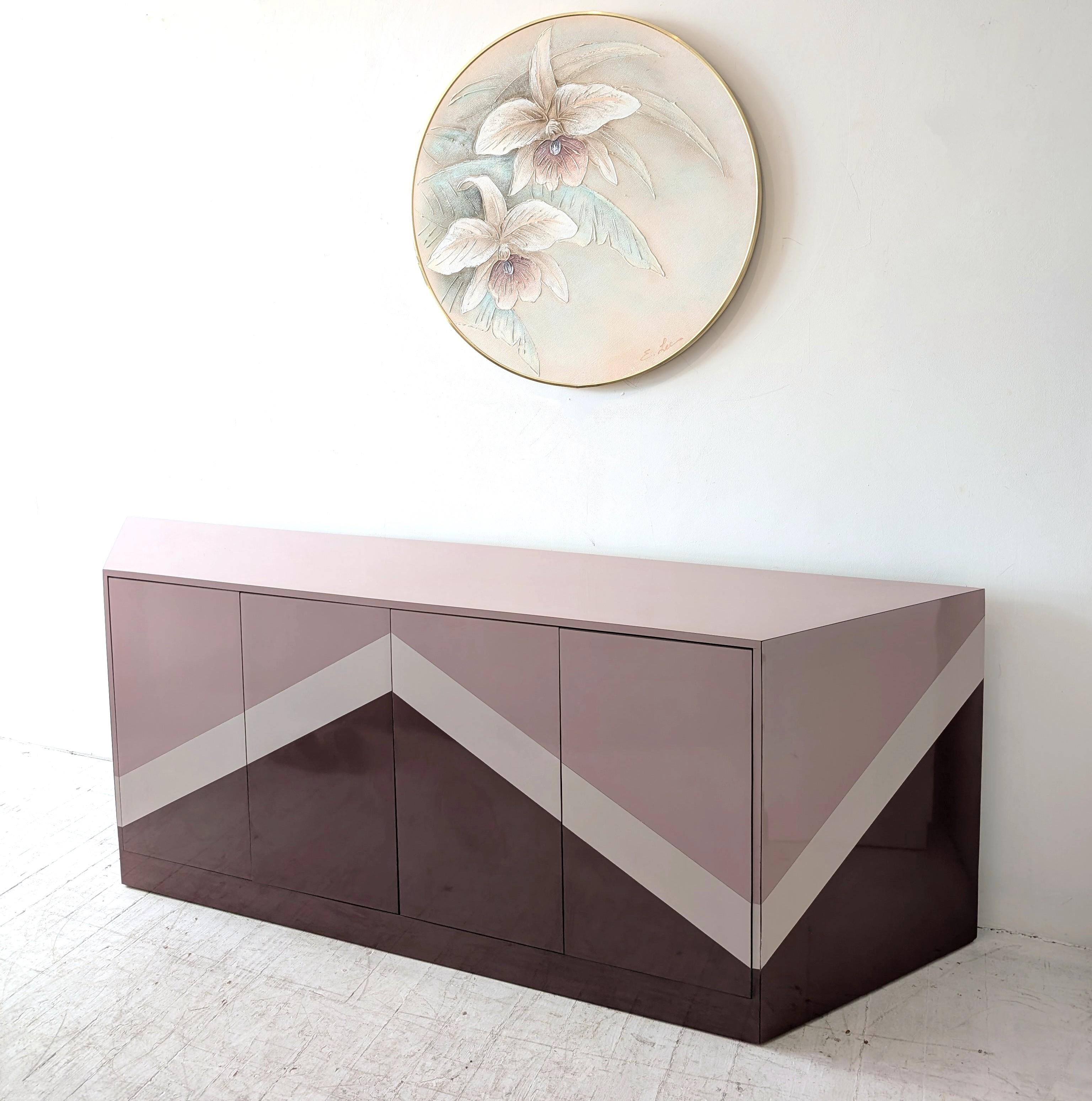 Etonnant buffet postmoderne vintage zig Zag en forme de trapèze angulaire, USA 1980s en vente 2