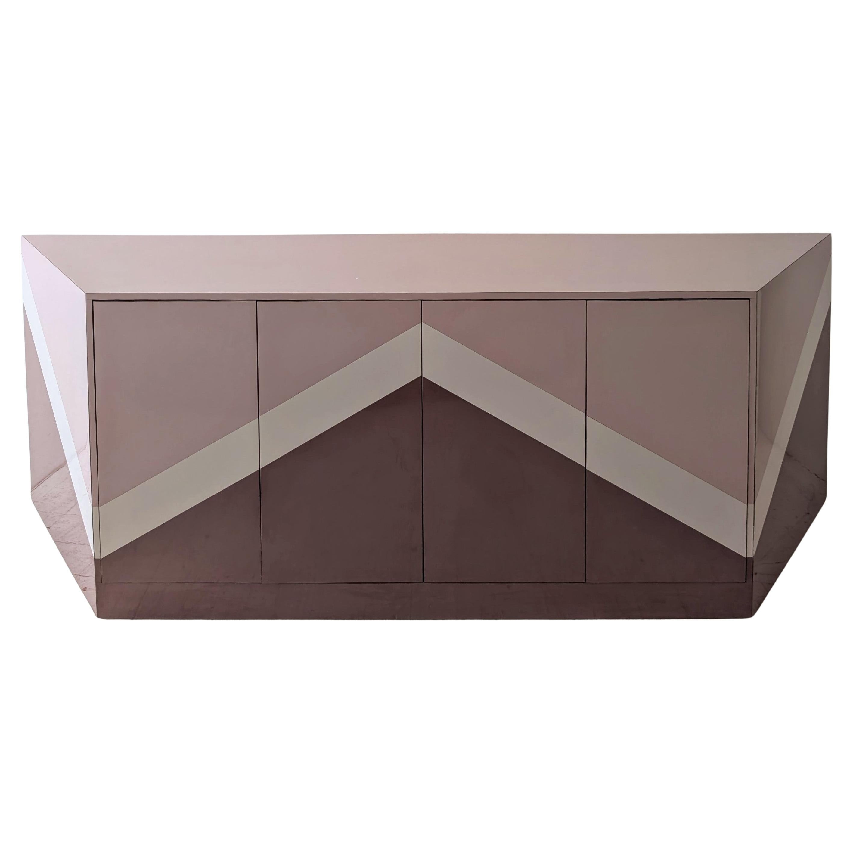 Etonnant buffet postmoderne vintage zig Zag en forme de trapèze angulaire, USA 1980s en vente