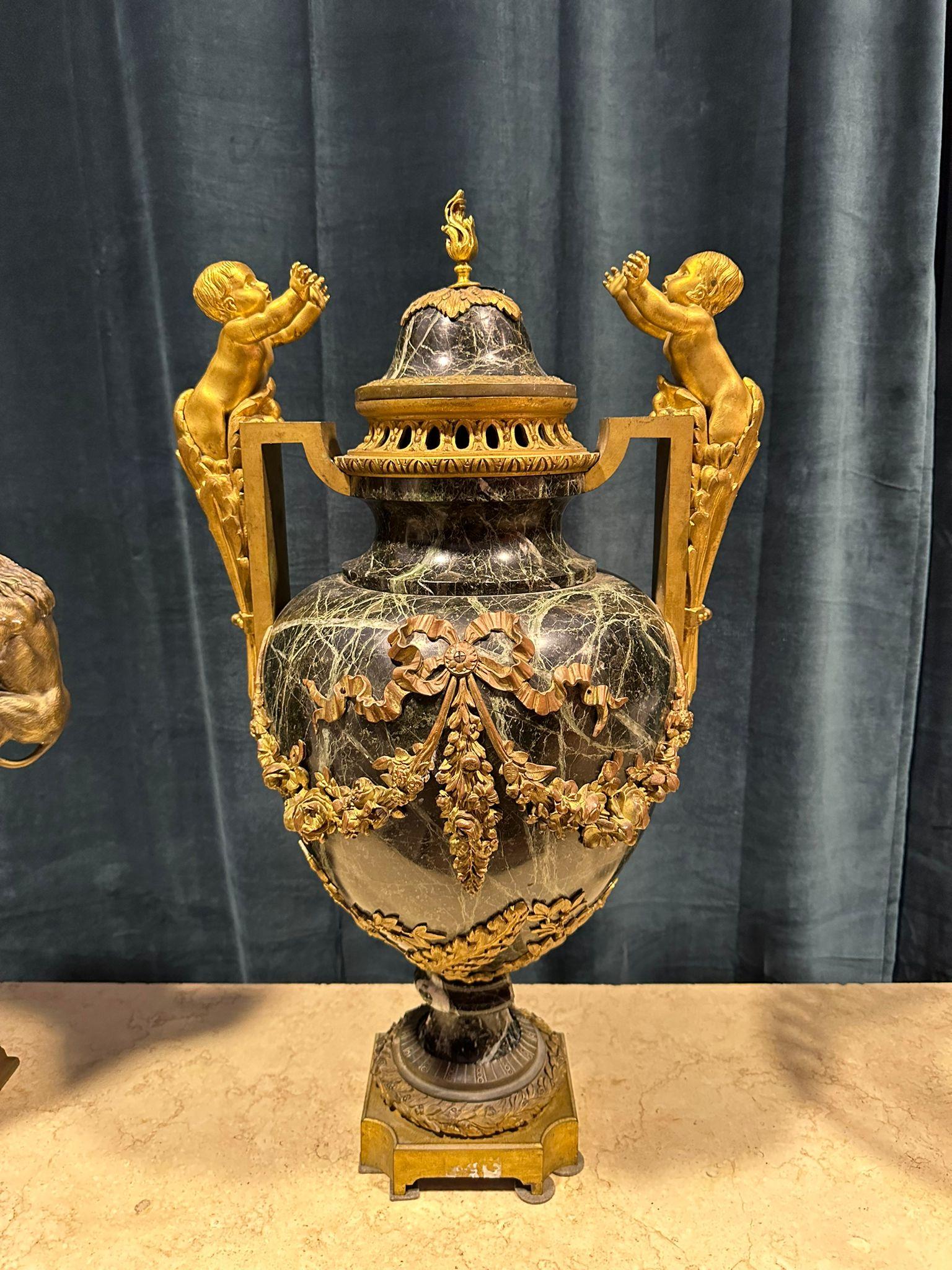 Amazing Antique Italian Large Lidded Cassolet Vase, 19th Century For Sale 7