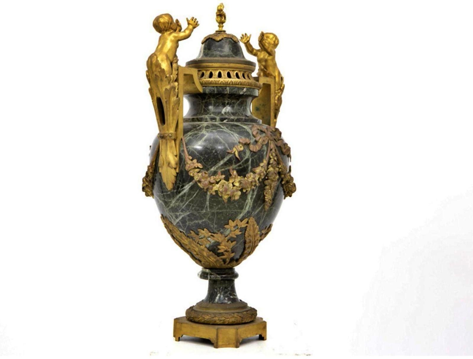 Baroque Magnifique vase italien ancien à couvercle à couvercle, 19ème siècle en vente