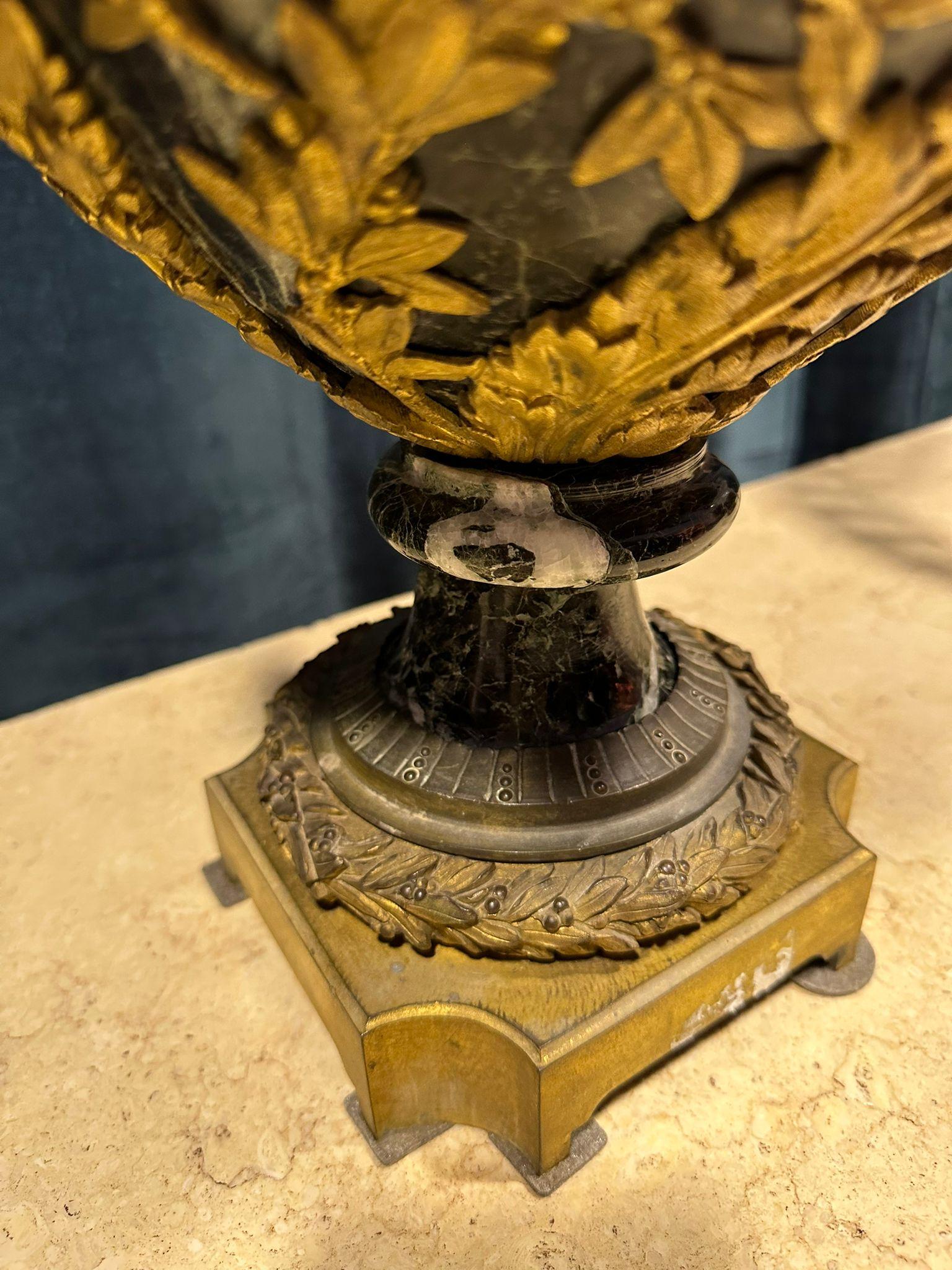 Magnifique vase italien ancien à couvercle à couvercle, 19ème siècle Bon état - En vente à Madrid, ES