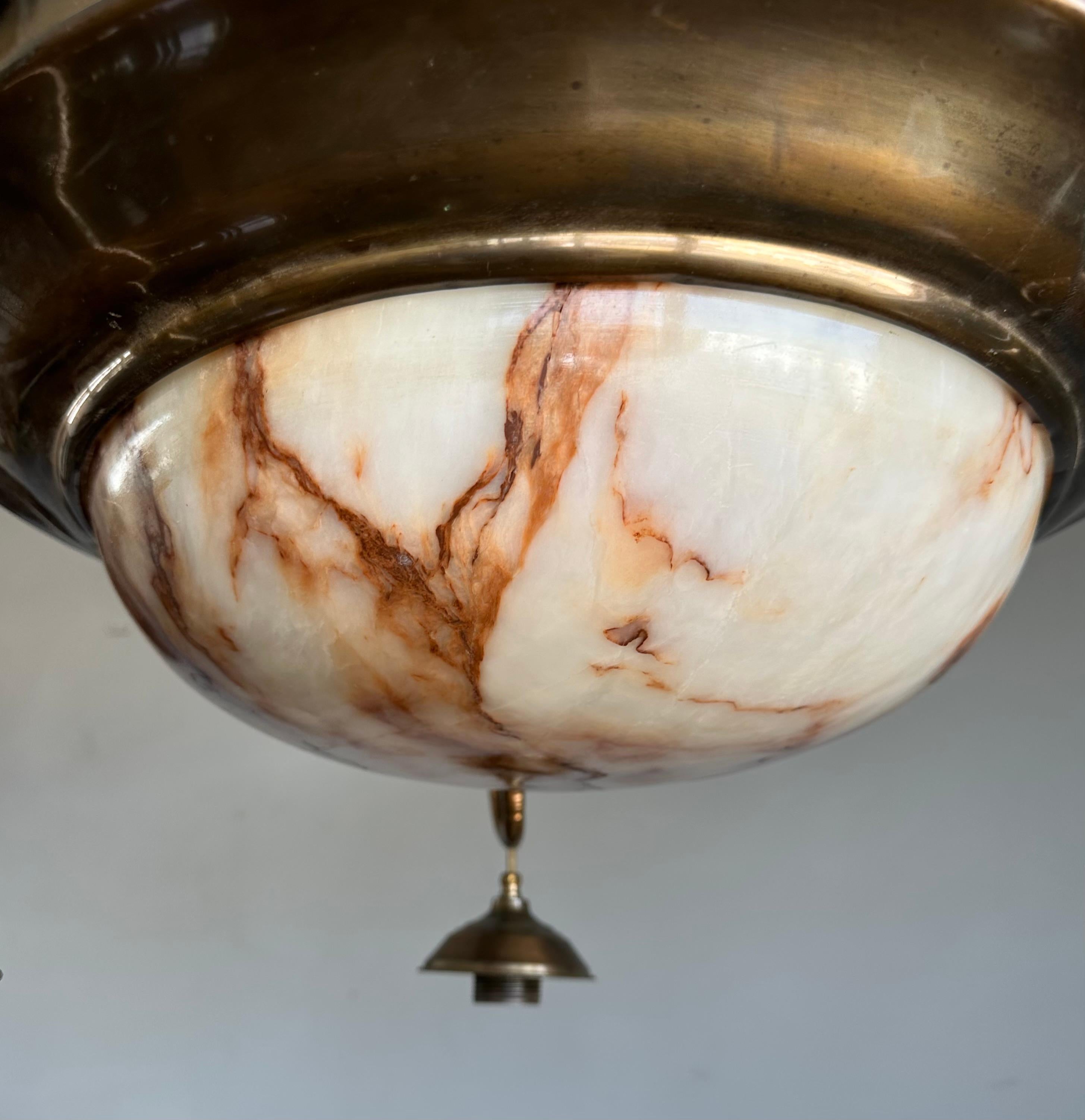 Außergewöhnlicher Art Deco & Koi Farb-Kronleuchter aus Alabaster und Messing mit Elefantenskulpturen aus Messing im Angebot 3