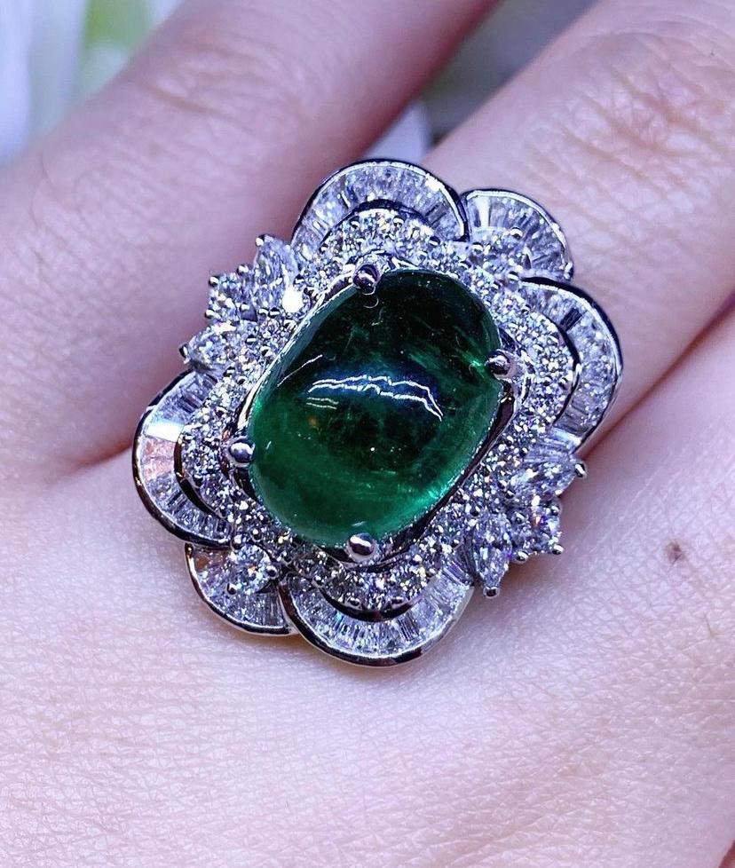 Cabochon AIG Certified 8.78 Ct Zambian Emerald 2.15 Ct Diamonds 18K Gold Ring For Sale