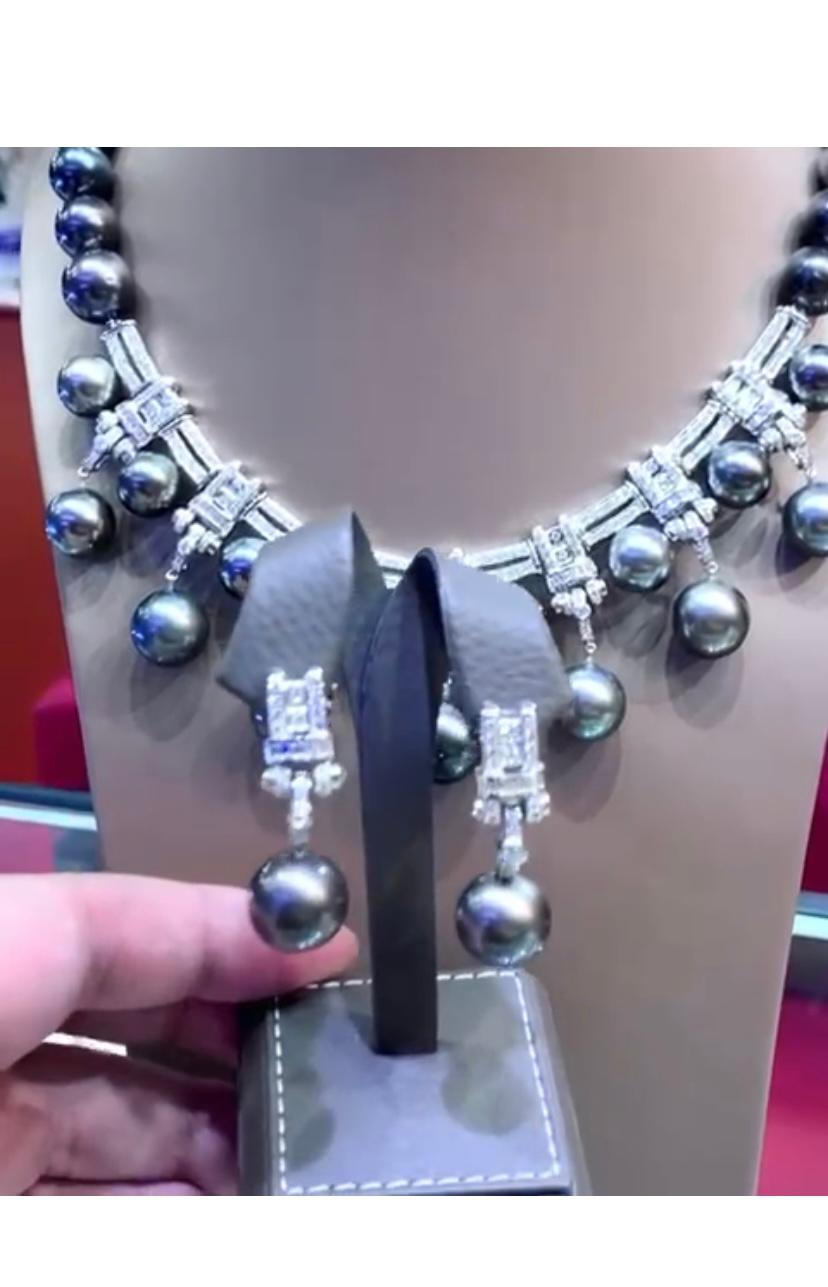 Außergewöhnliche Tahiti-Perlen und Diamanten im Art-déco-Stil auf Perlen in Gold (Art déco) im Angebot