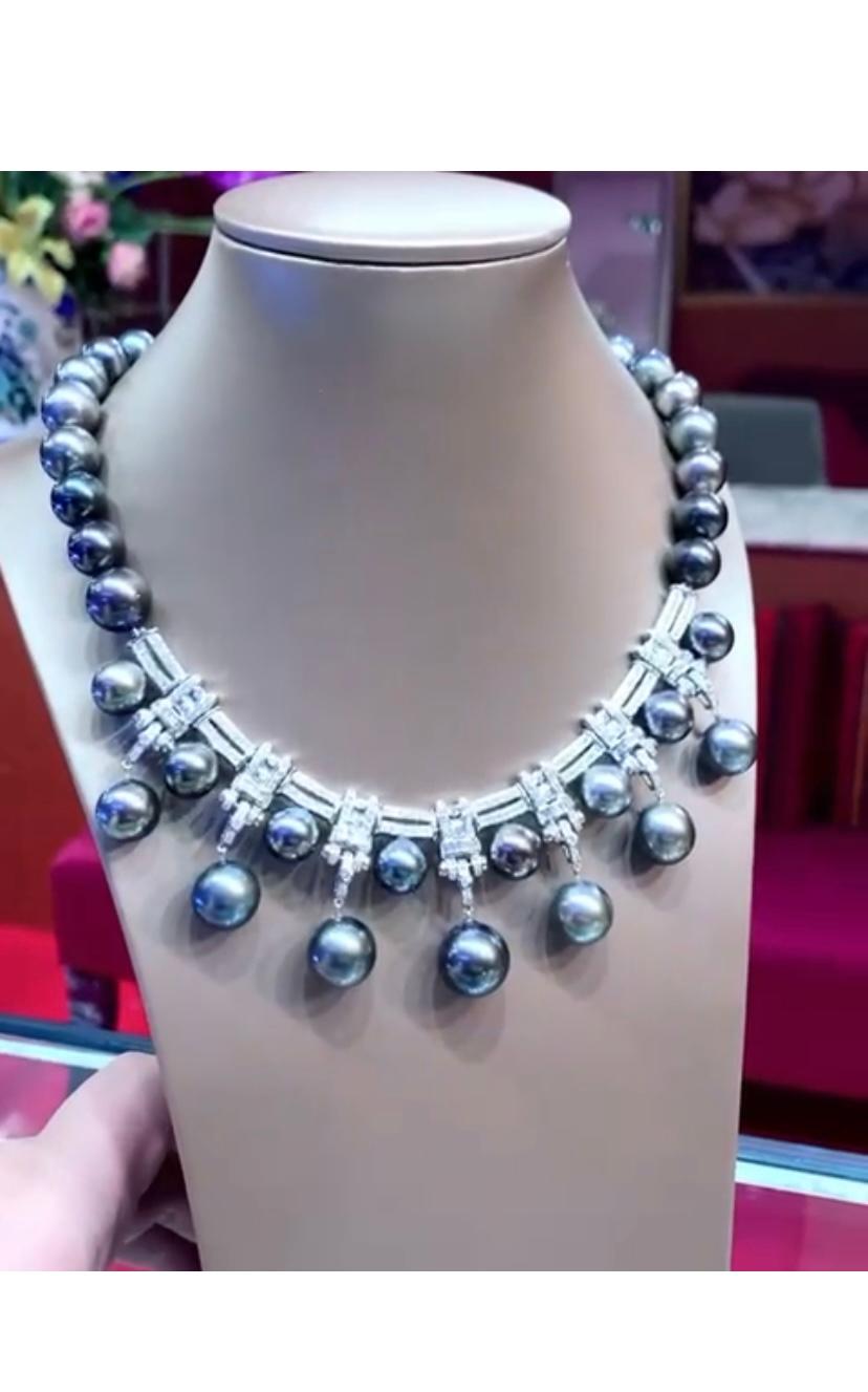 Außergewöhnliche Tahiti-Perlen und Diamanten im Art-déco-Stil auf Perlen in Gold für Damen oder Herren im Angebot